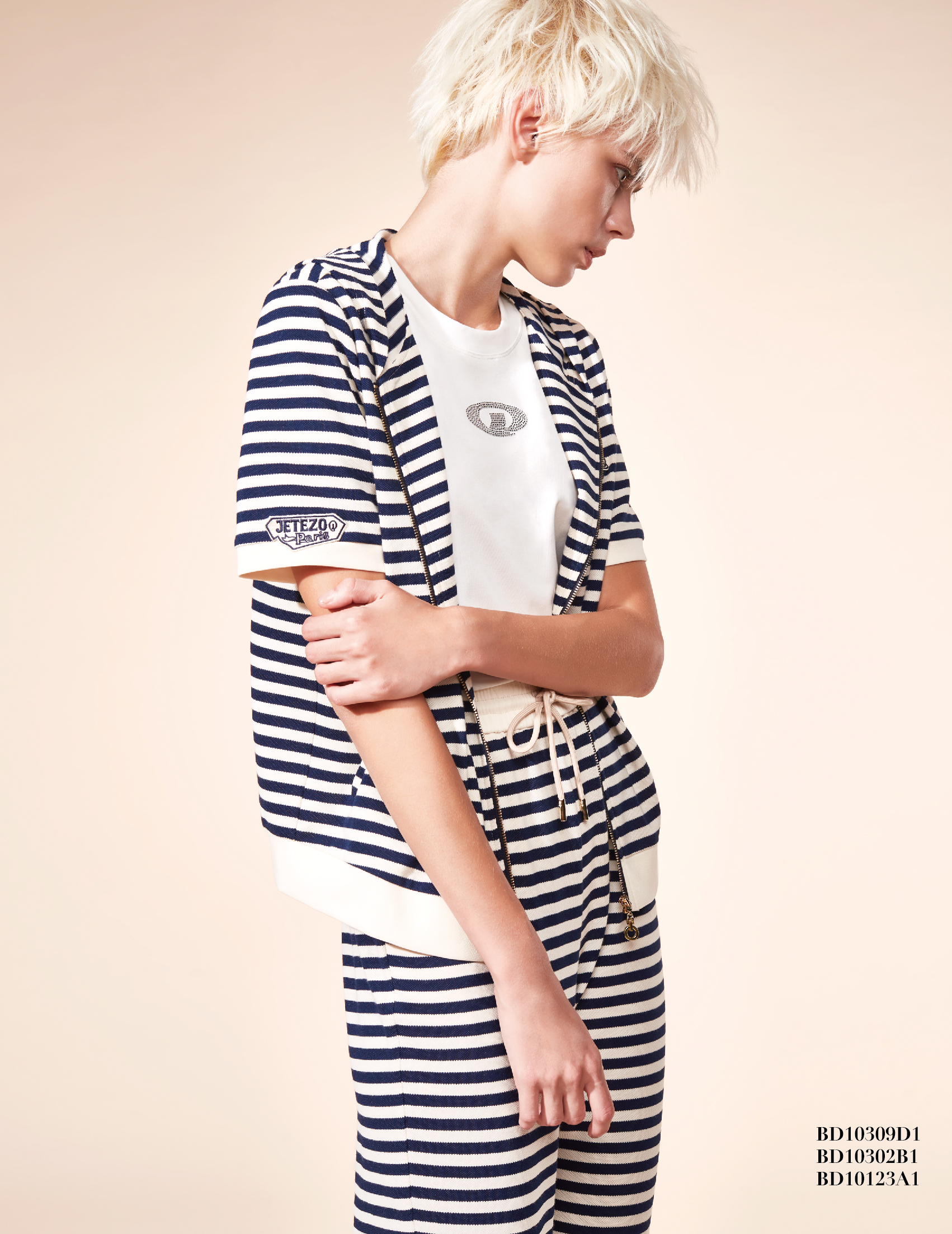 BD10123A1 新藝術花園logo亮鑽T (4色)