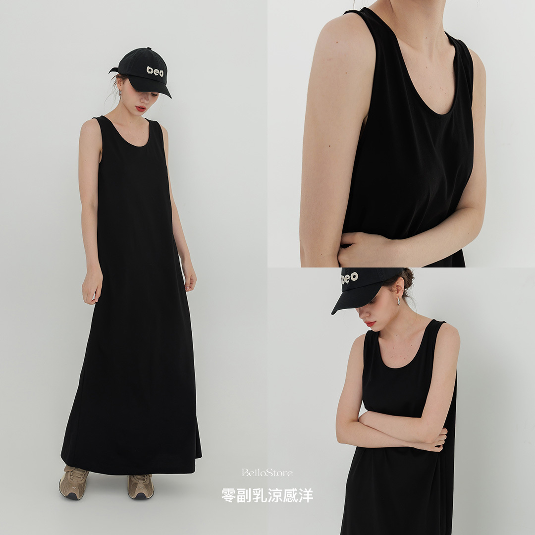 涼感家族成員5・零副乳涼感洋 ｜ 一件穿出清爽線條的涼感洋裝  夏天必備的輕盈選擇！布料Q-MAX值0.28，加上UPF35 防曬力，清涼同時防護紫外線。微A-line版型＋遮副乳剪裁，整體順身超自然，修飾小腹與臀部，單穿也安心。U領設計延伸脖子與鎖骨線條，黑色百搭顯瘦，俐落的出外輕盈感就靠一件搞定！兩種尺寸三種長度，讓不同身形都能穿得自在有型！