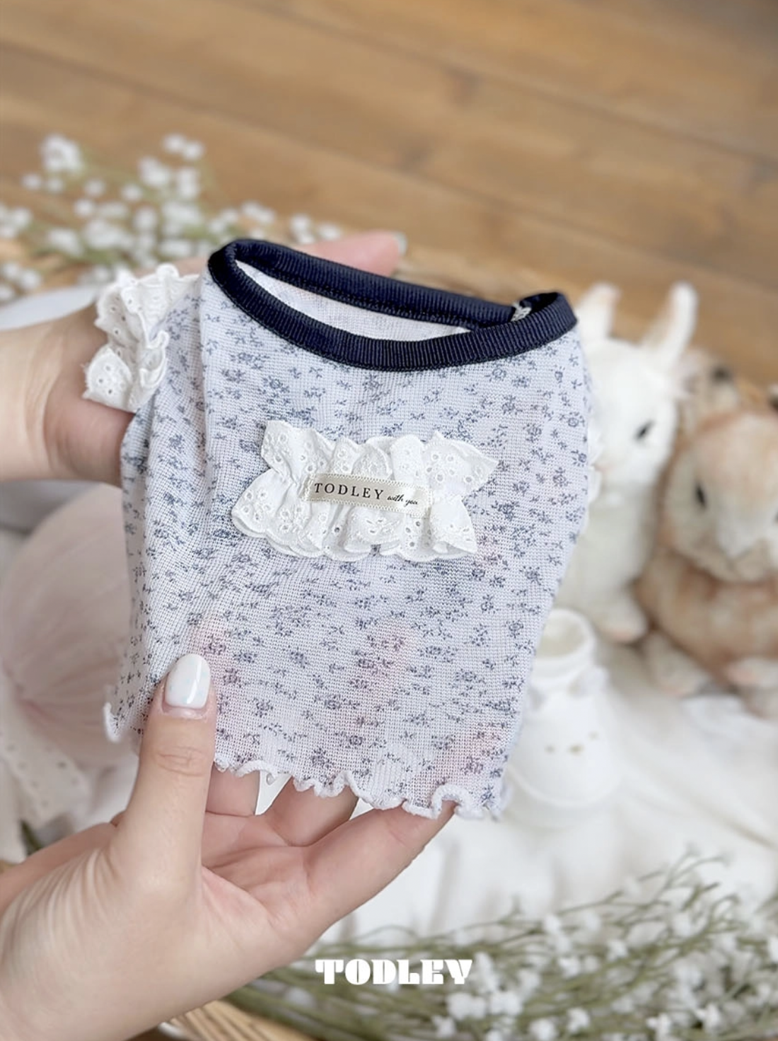 Bebe 小碎花上衣