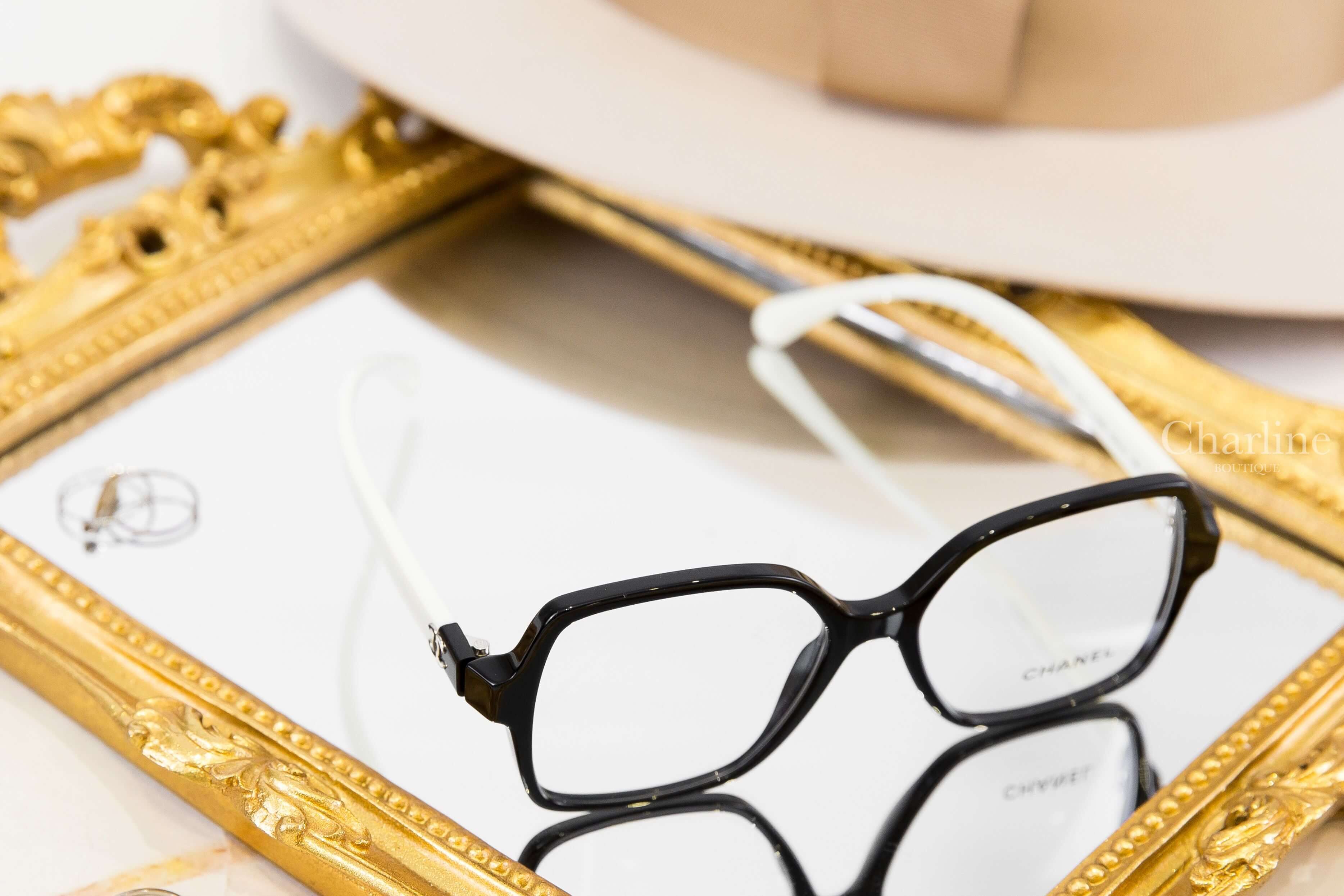 Chanel Square Eyeglasses 黑色方框側邊黑白拼色金色滾邊CC拼色鏡腳平光眼鏡-Charline Boutique 精品代購