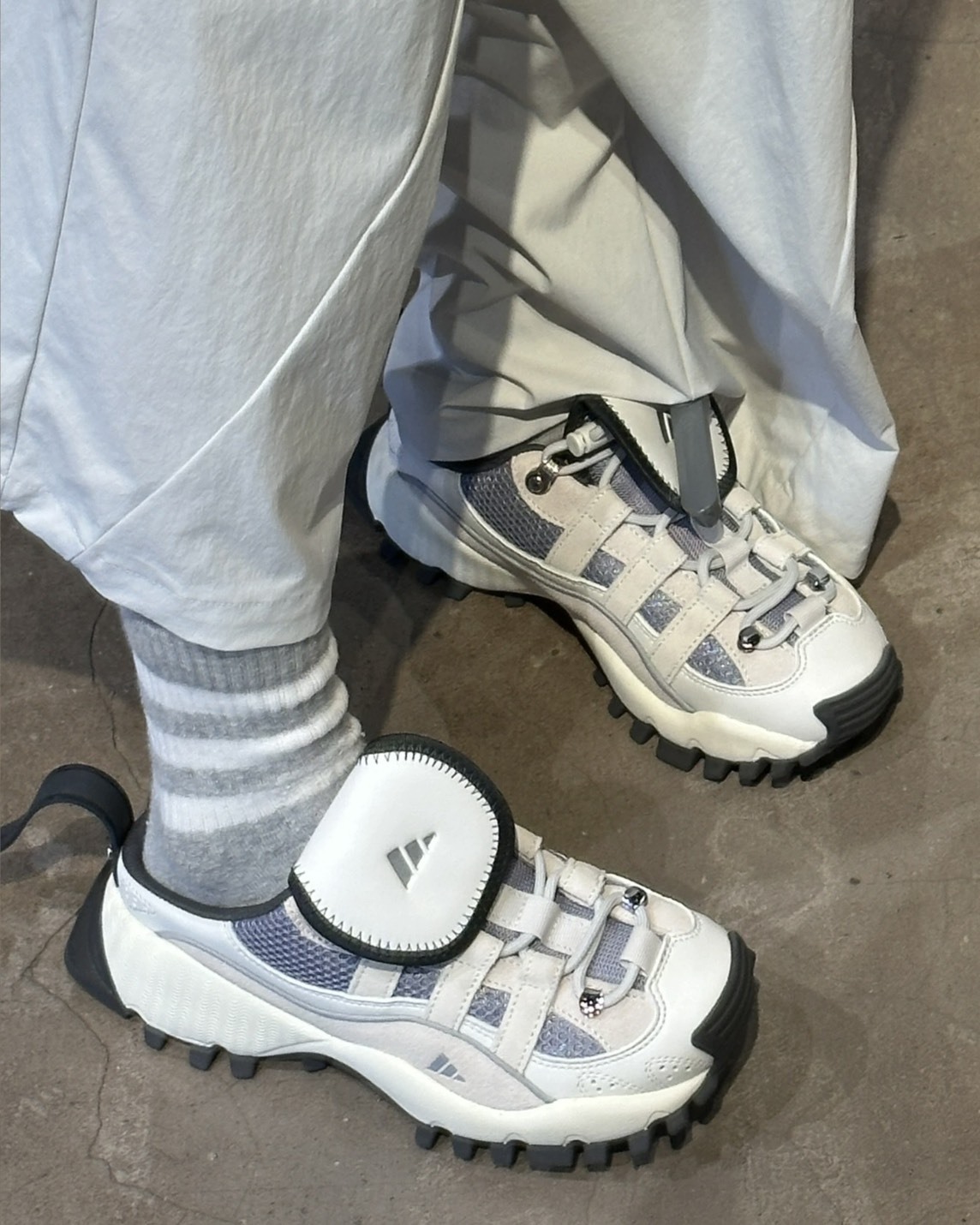 【預購】ADIDAS  SEEULATER MULE W 翻蓋鞋舌 半拖 灰色 KJ4042