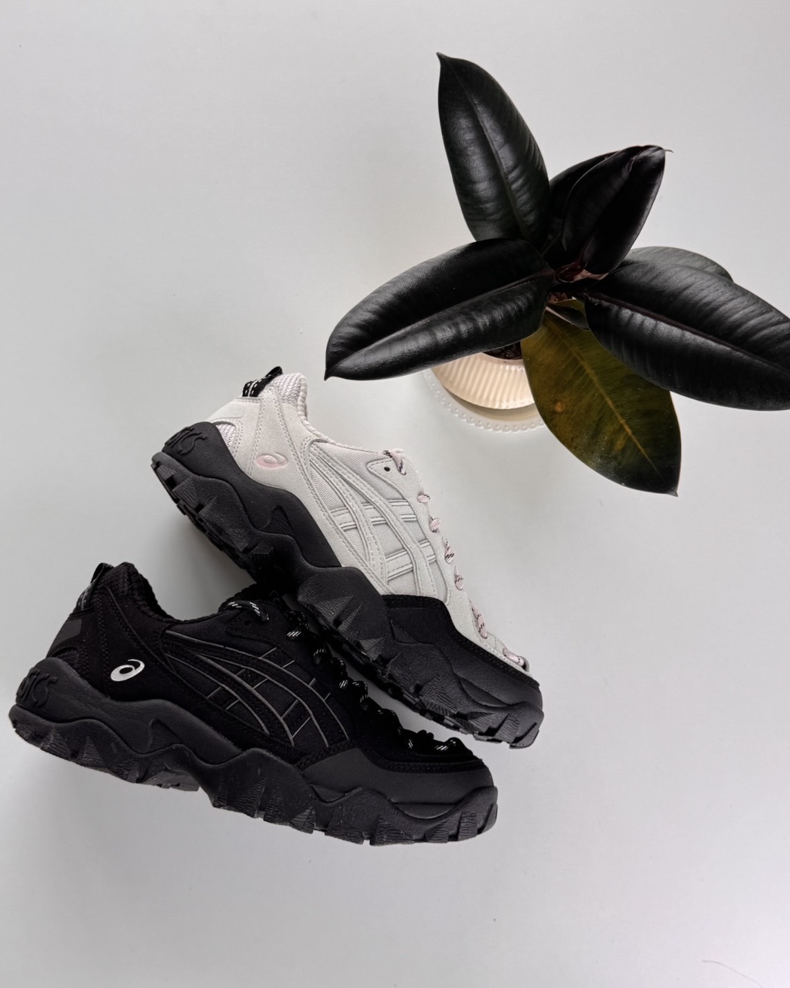 【現貨】ASICS GEL-PICKAX 機能 厚底 戶外 登山 日蝕黑