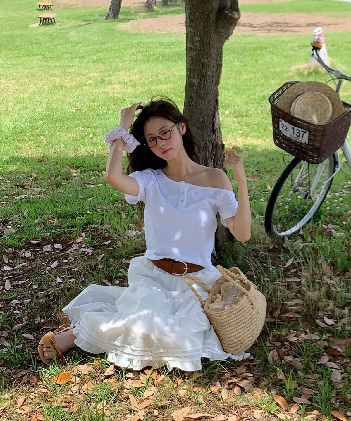 LETTER FROM MOON ♥ Half Off Shoulder Button T-Shirt MUSINSA公式 | LETTER FROM MOON Half Off Shoulder Button T