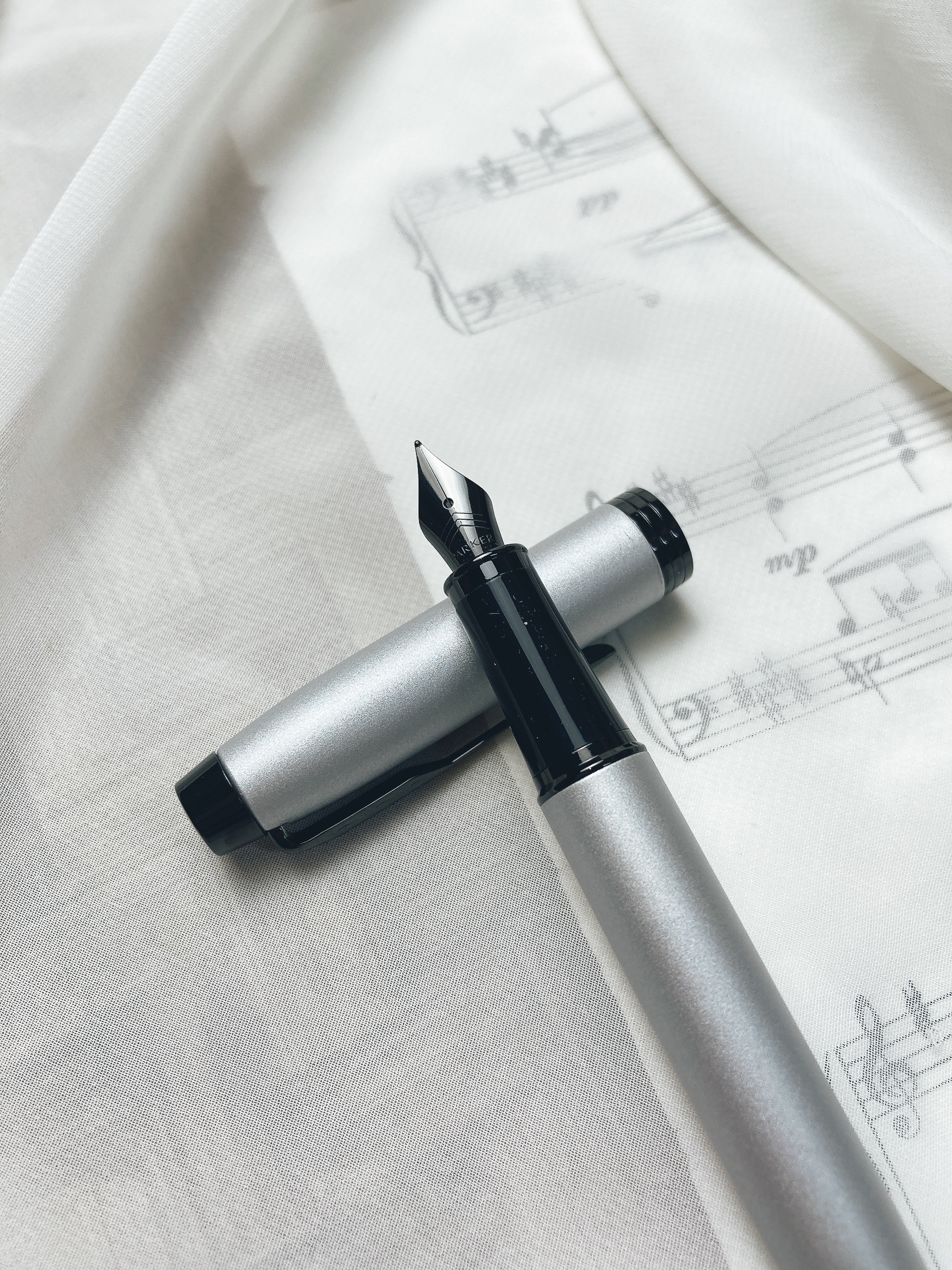 派克 PARKER｜新IM系列鋼筆 磨砂銀 黑尖黑夾