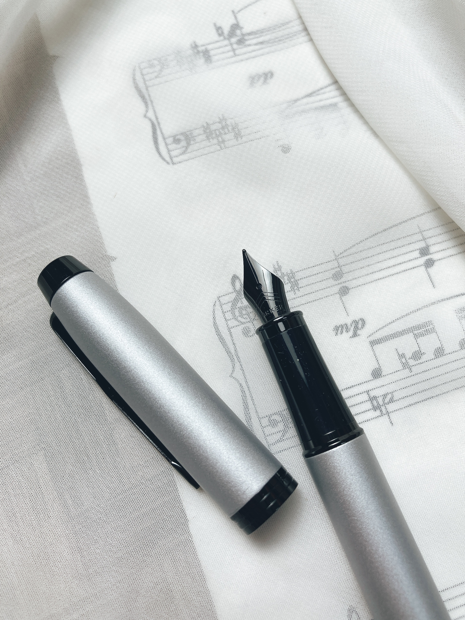 派克 PARKER｜新IM系列鋼筆 磨砂銀 黑尖黑夾