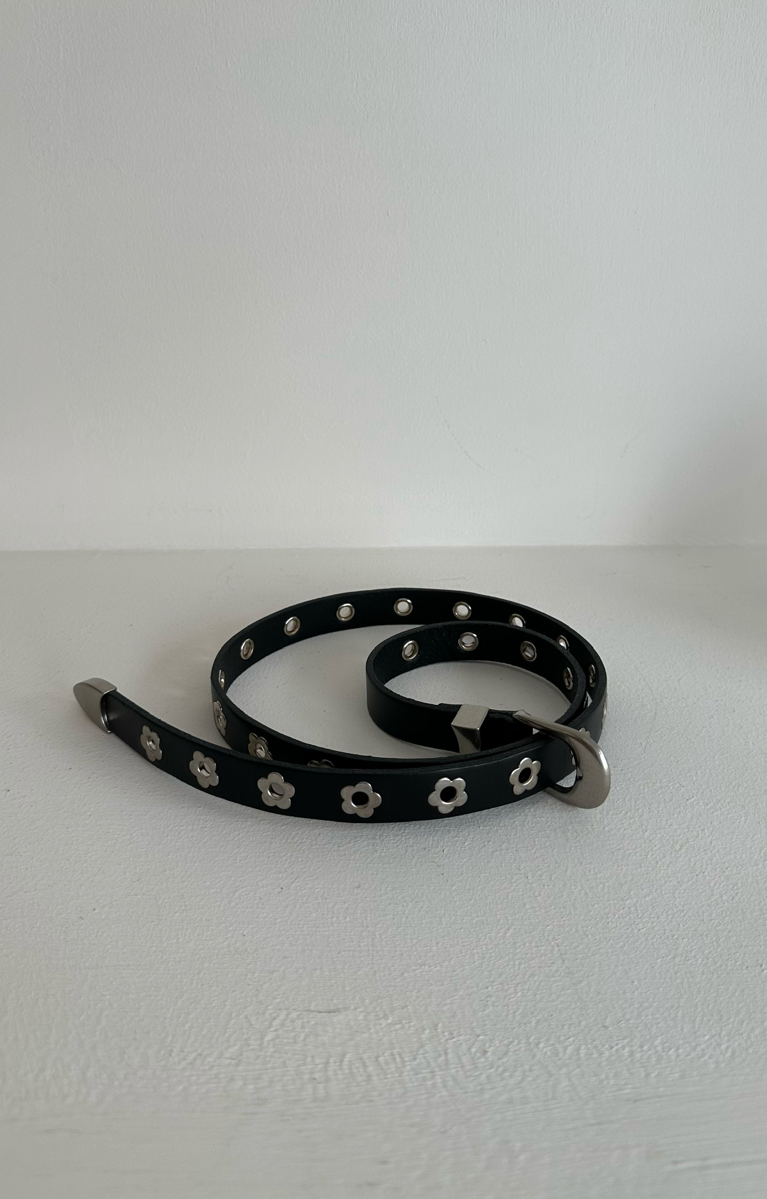 小花卯釘窄款皮帶