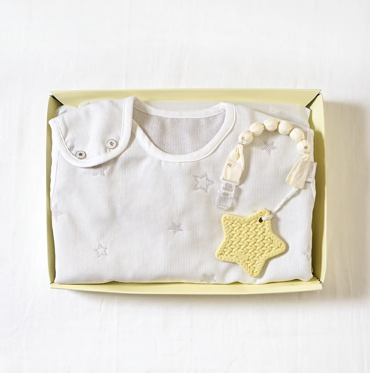 日本製 10Mois hoppetta 白x灰色六重紗防踢睡袋嬰童版+星星牙膠防掉帶 組合禮盒