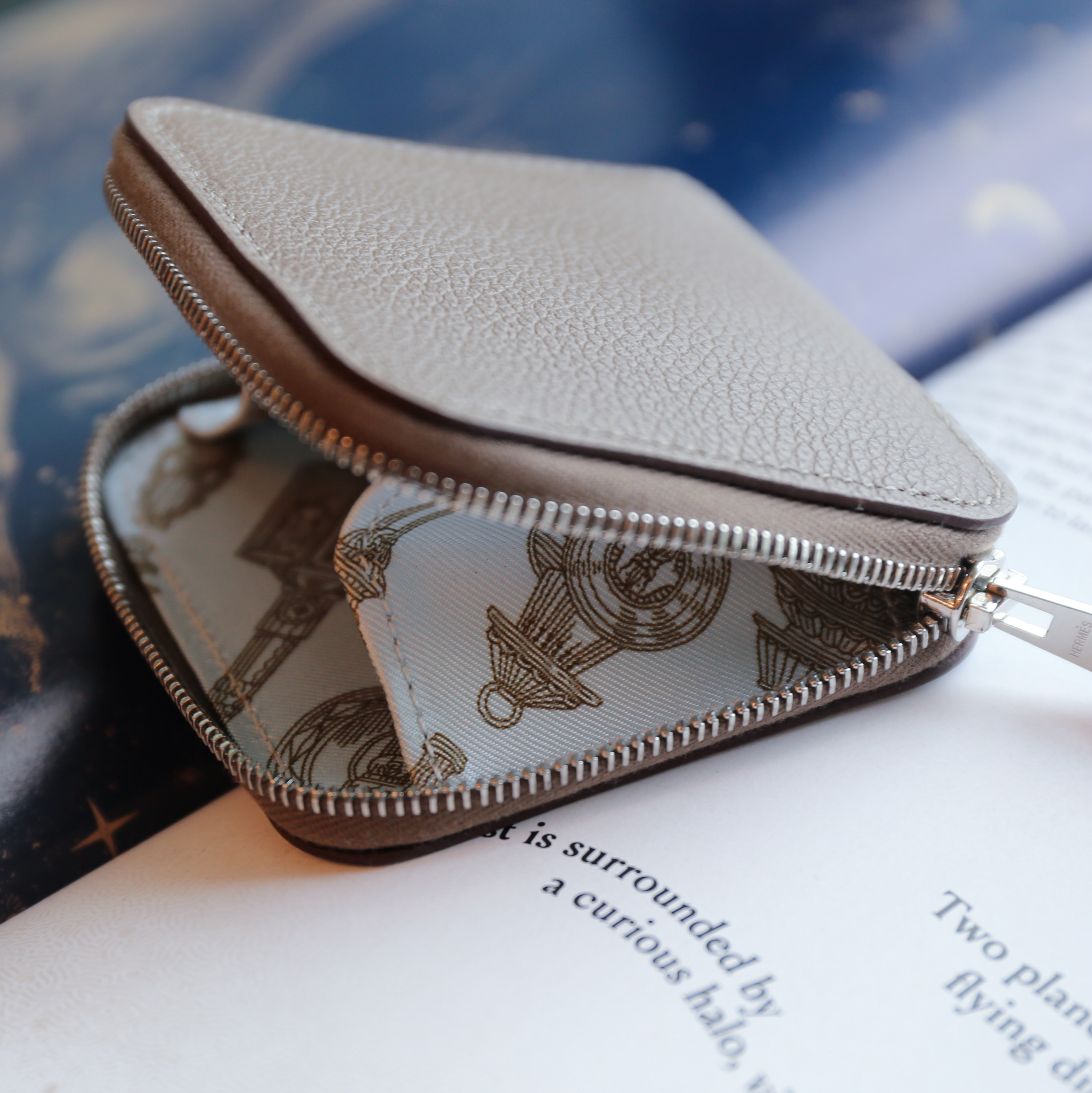 Hermes Silk'In change purse (Etoupe)