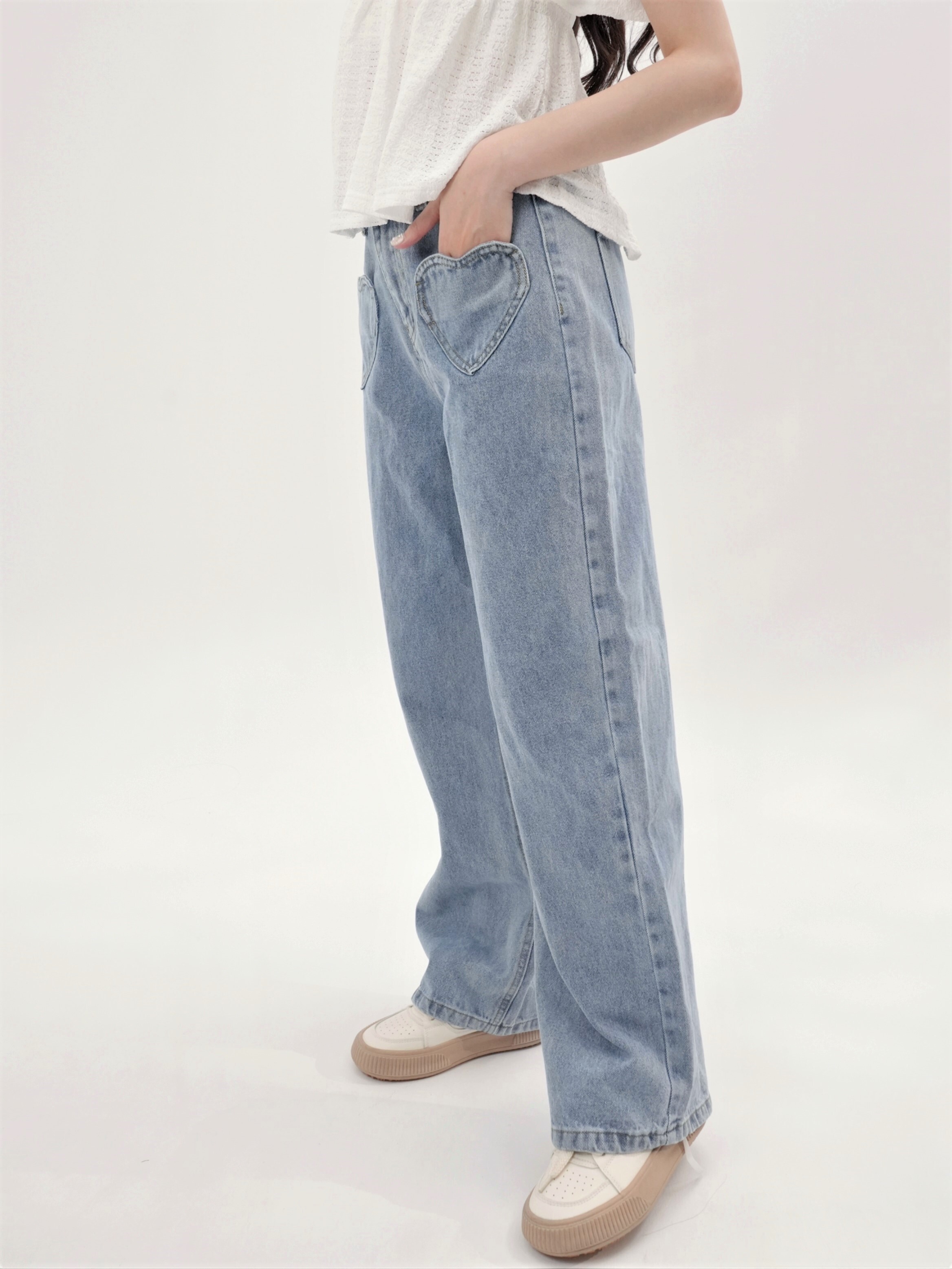 法朵Fado shop｜愛心口袋 ო 直筒牛仔寬褲 2543016 淺藍 S-XL