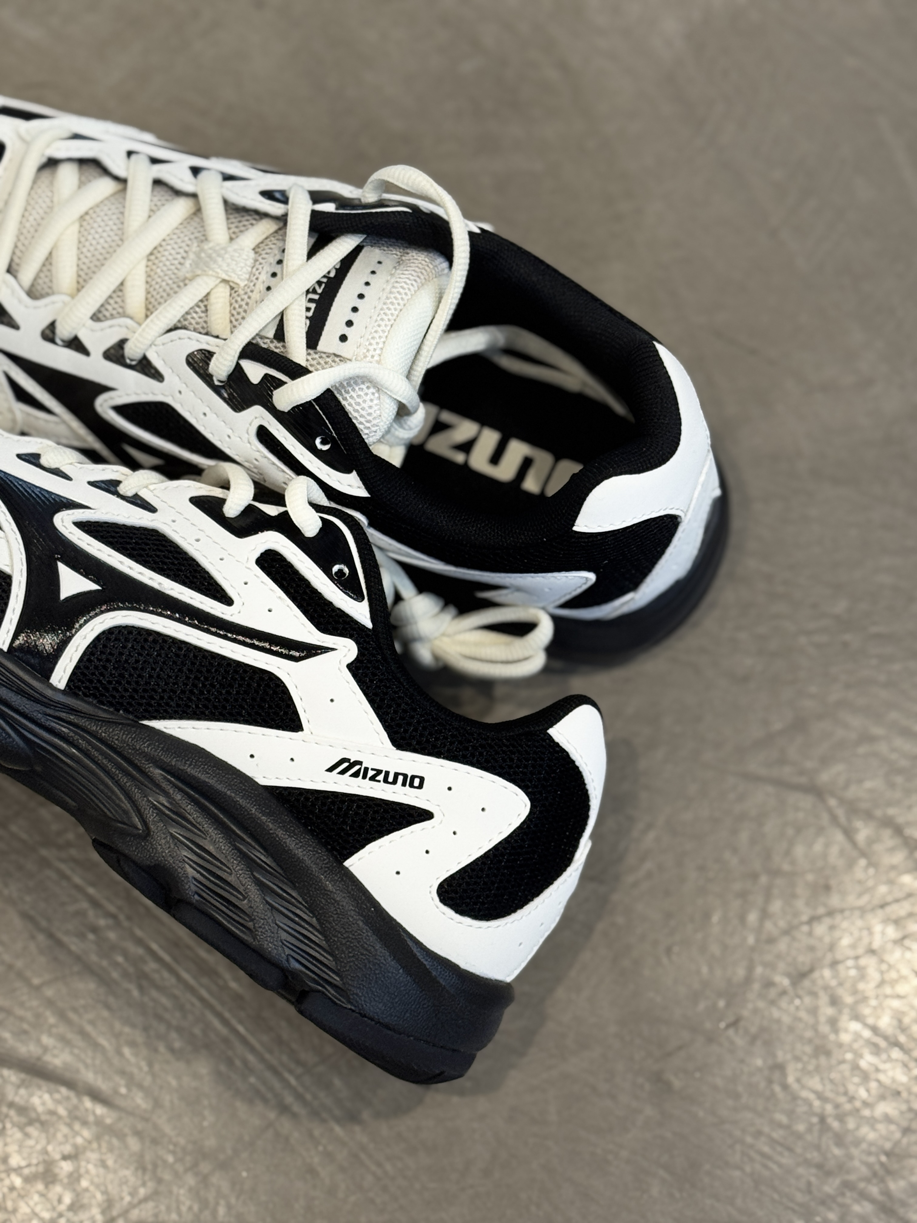 [預訂] Mizuno Spark CN III White Black D1GH242806