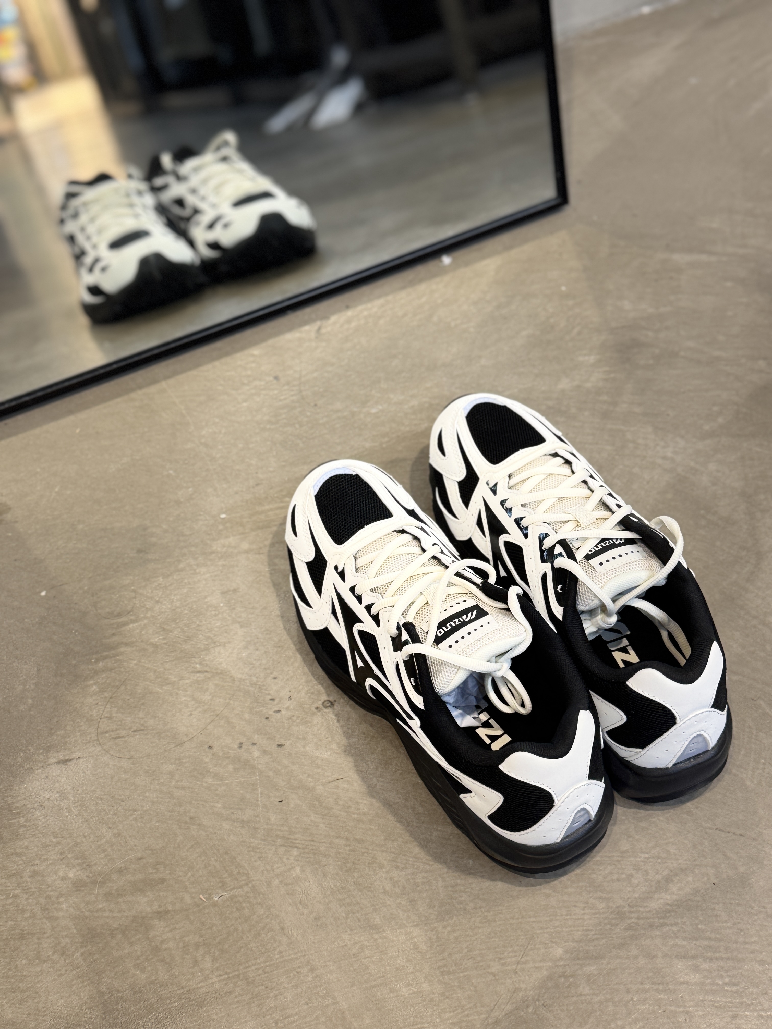 [預訂] Mizuno Spark CN III White Black D1GH242806