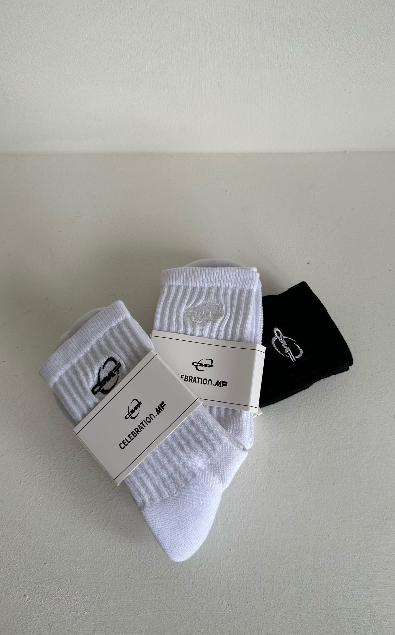 CMF 自設品牌襪 （包色優惠組）