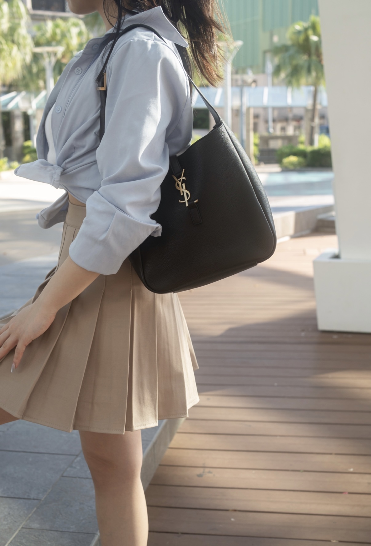 SAINT LAURENT YSL LE5À7 皮革手袋 小號 黑色金扣