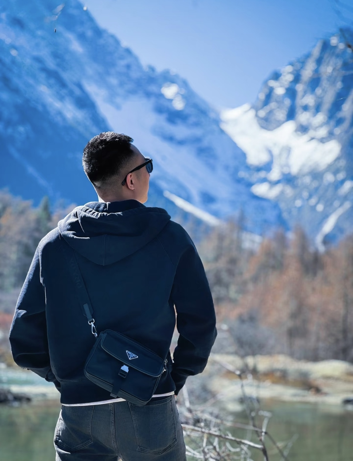 PRADA Saffiano 三角形金屬logo 皮革拼尼龍 斜孭單肩袋 黑色