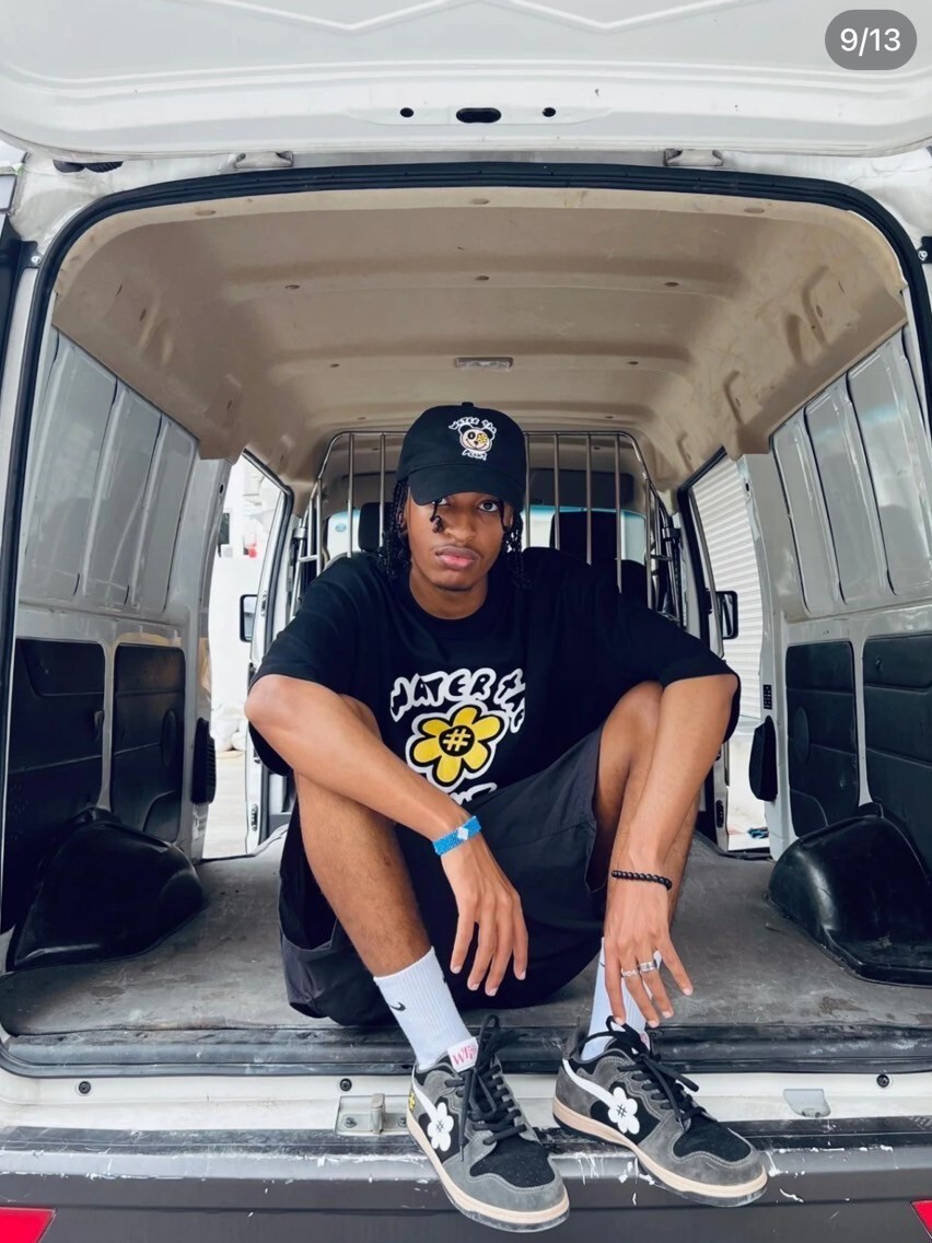 WATER THE PLANT 質感黑灰麂皮 刺繡小花鞋 WTP Catus