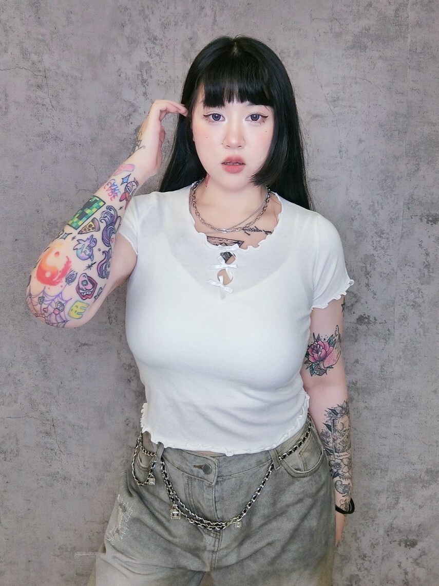 甜心木耳邊蝴蝶結短上衣