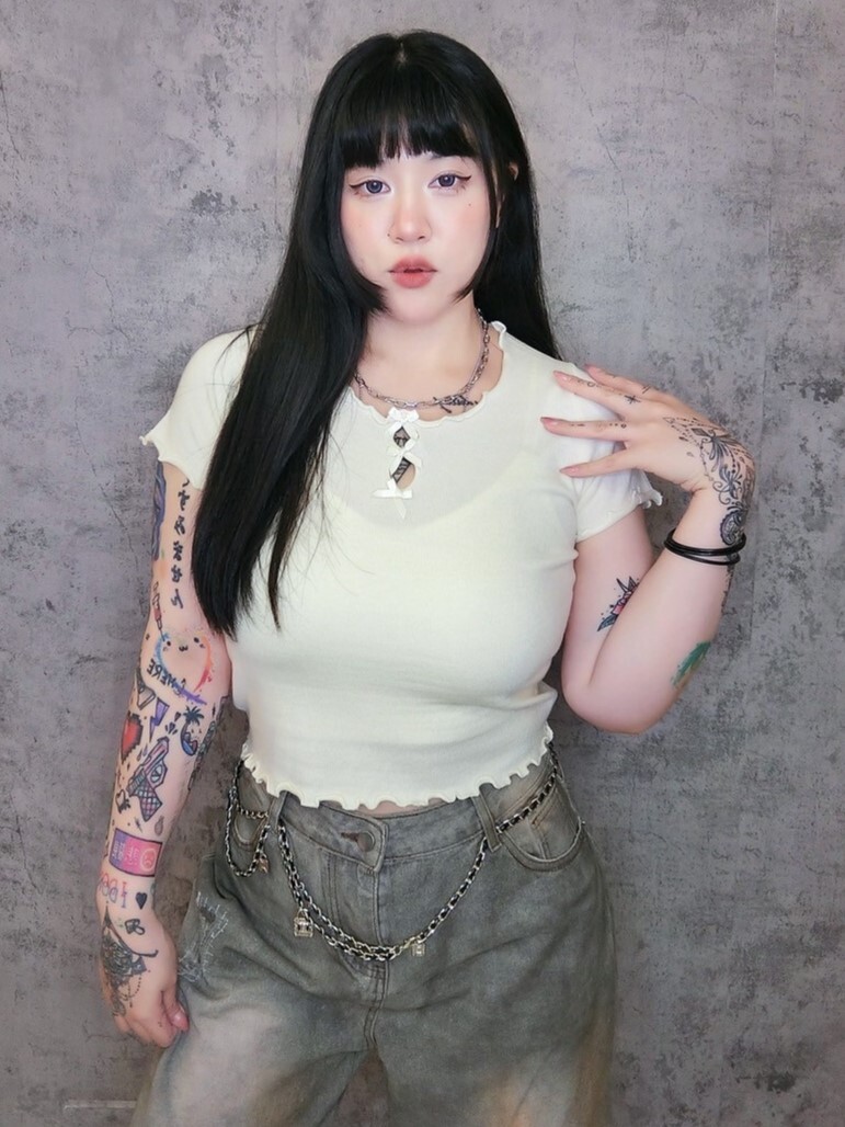 甜心木耳邊蝴蝶結短上衣