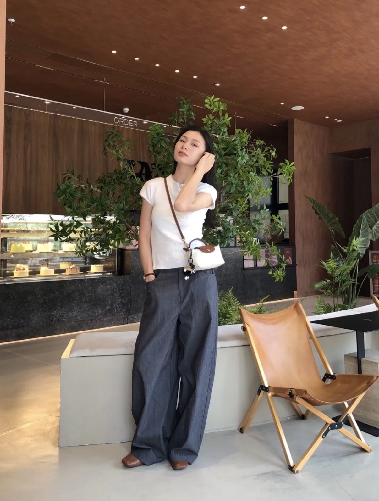 LONGCHAMP Le Pliage 17 拉鍊開合短柄 牛皮飾邊 餃子包 米色