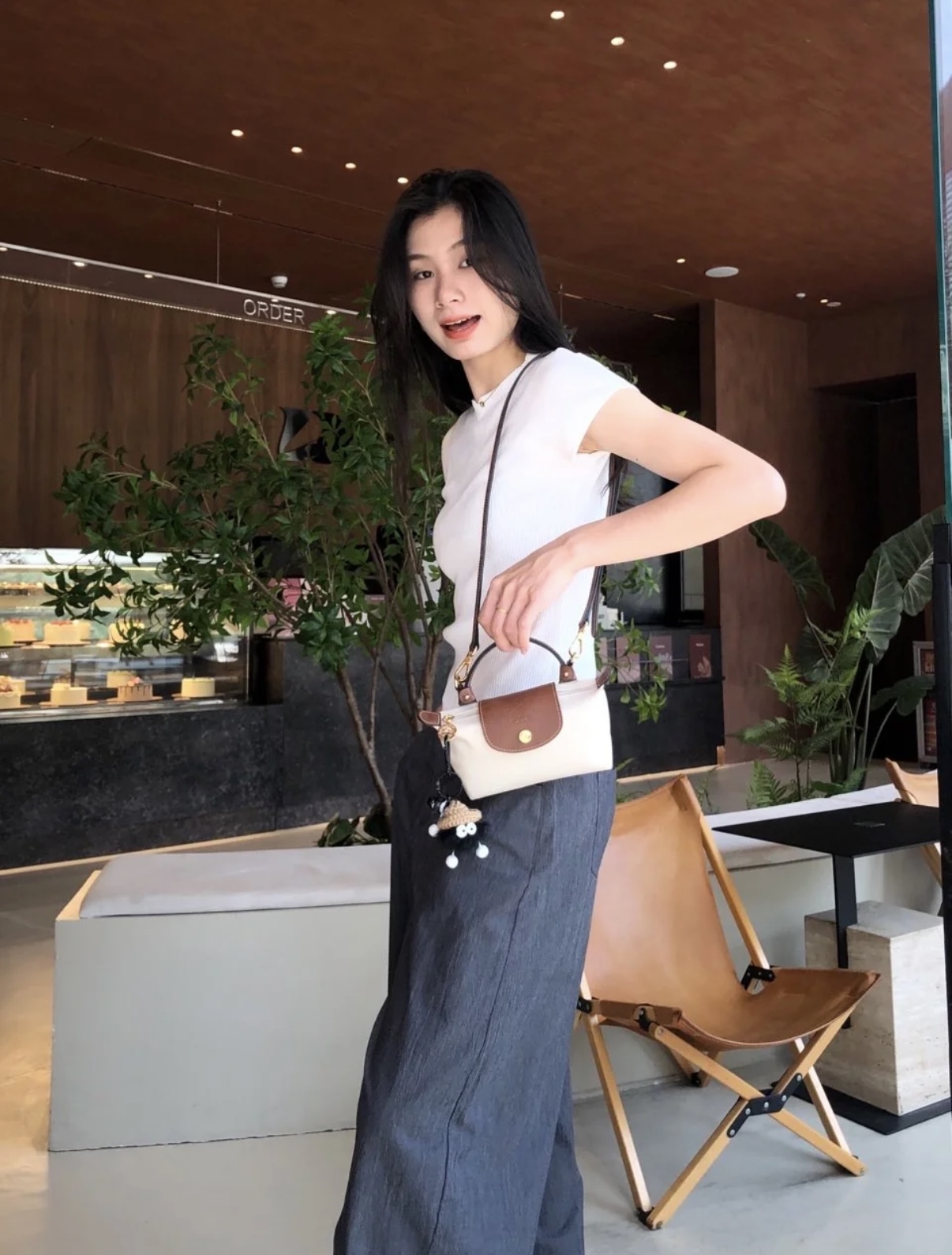 LONGCHAMP Le Pliage 17 拉鍊開合短柄 牛皮飾邊 餃子包 米色