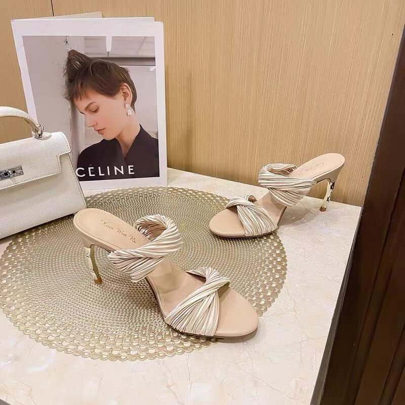 扭結皺褶造型跟高跟拖鞋