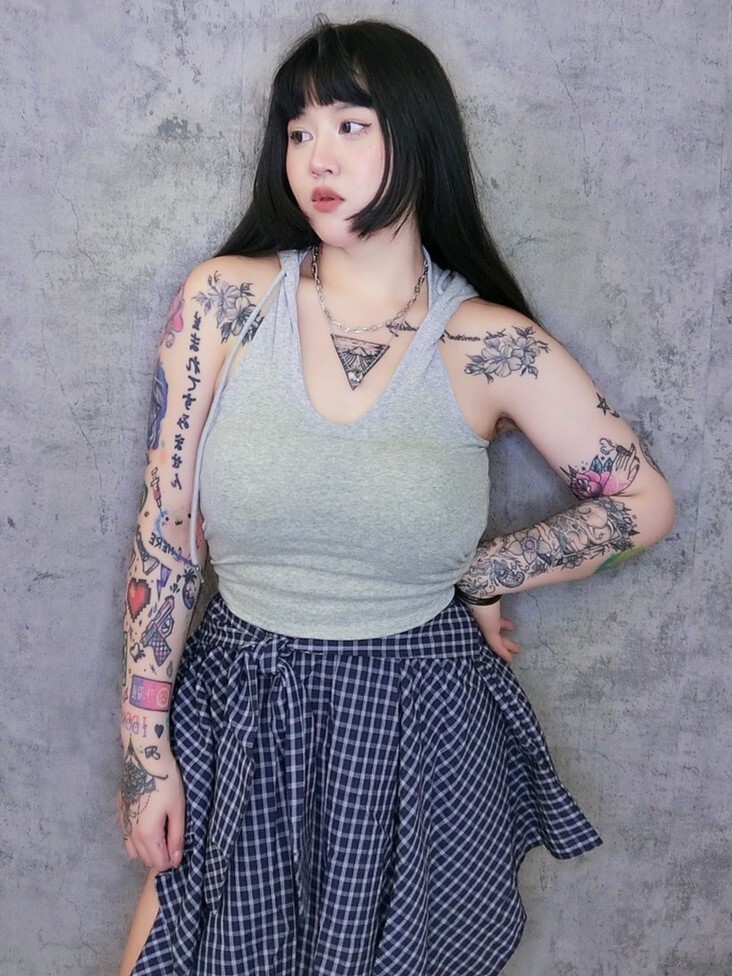 設計款連帽辣妹大美背背心