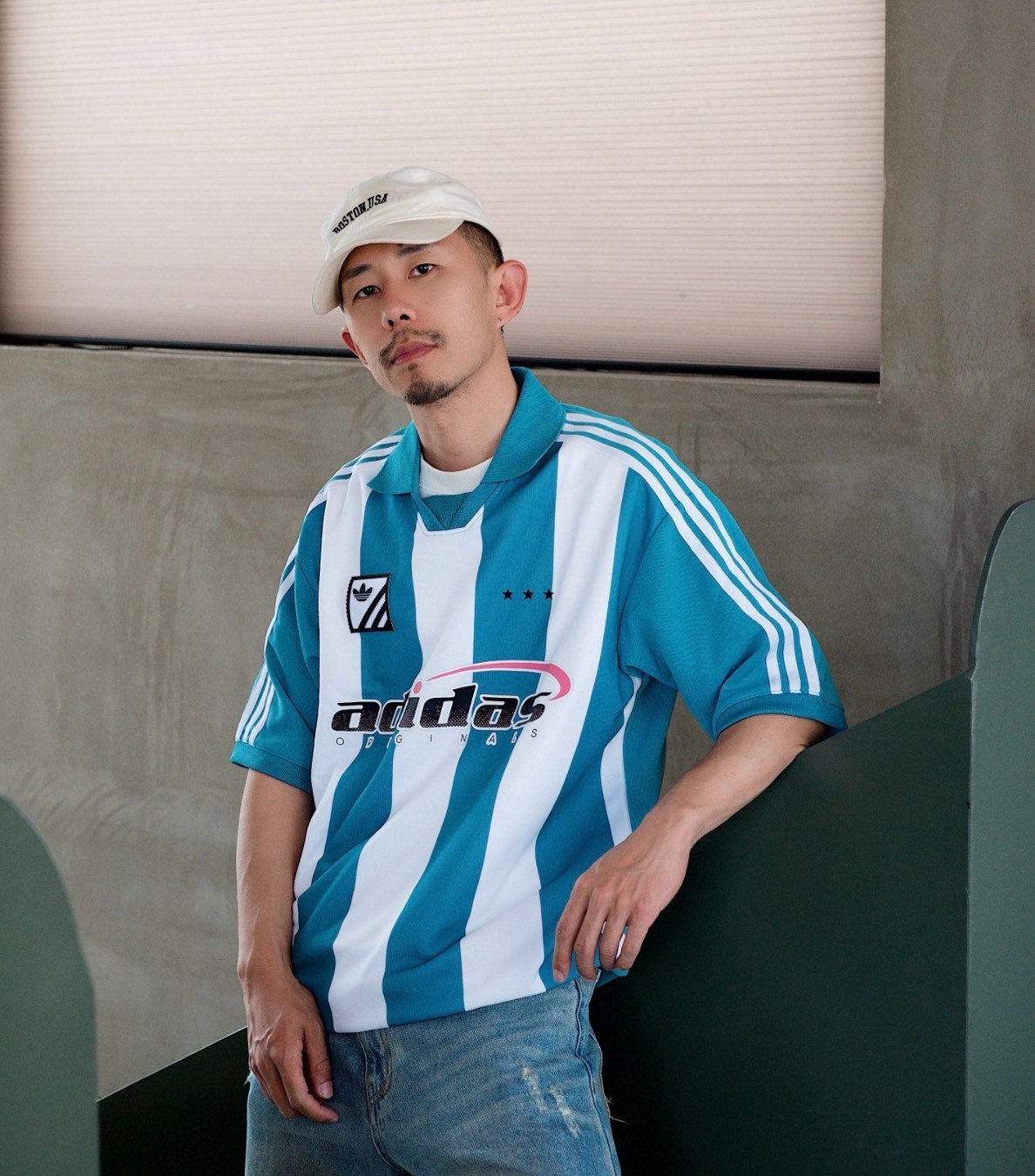 adidas originals PLAY FOOTBALL 北冰洋藍 拼色條紋短袖Polo衫 男款 夏季透氣運動上衣 Aug25