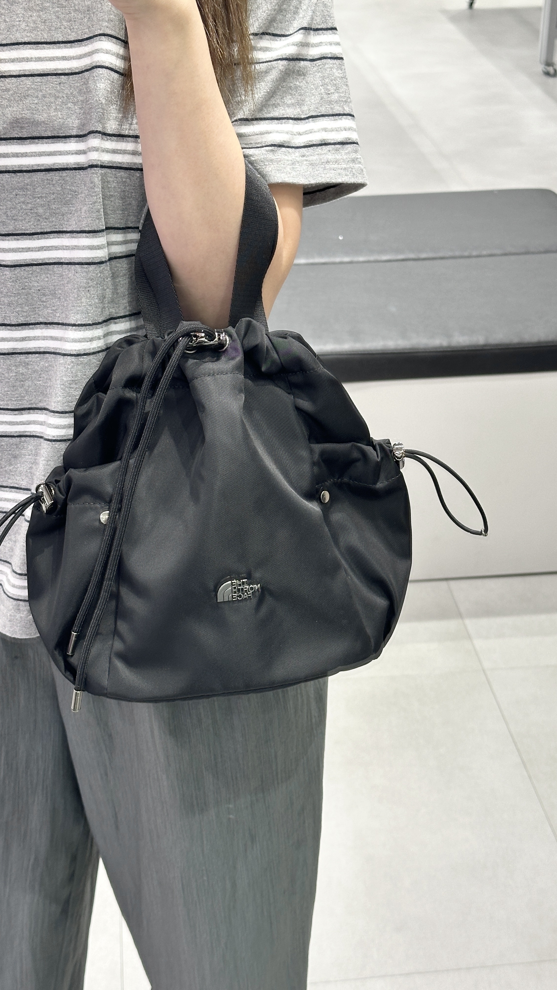 韓国限定】ノースフェイス BONNY ミニバッグブラックBUCKET