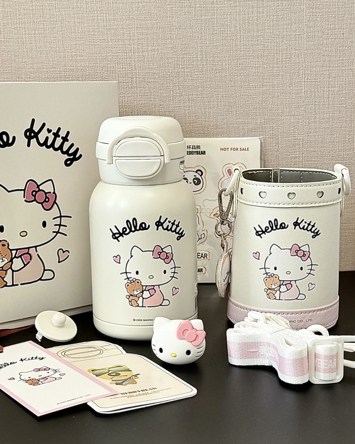 <正版授權>Hello Kitty 三麗鷗 保溫杯 三件組 水壺 背帶 杯套