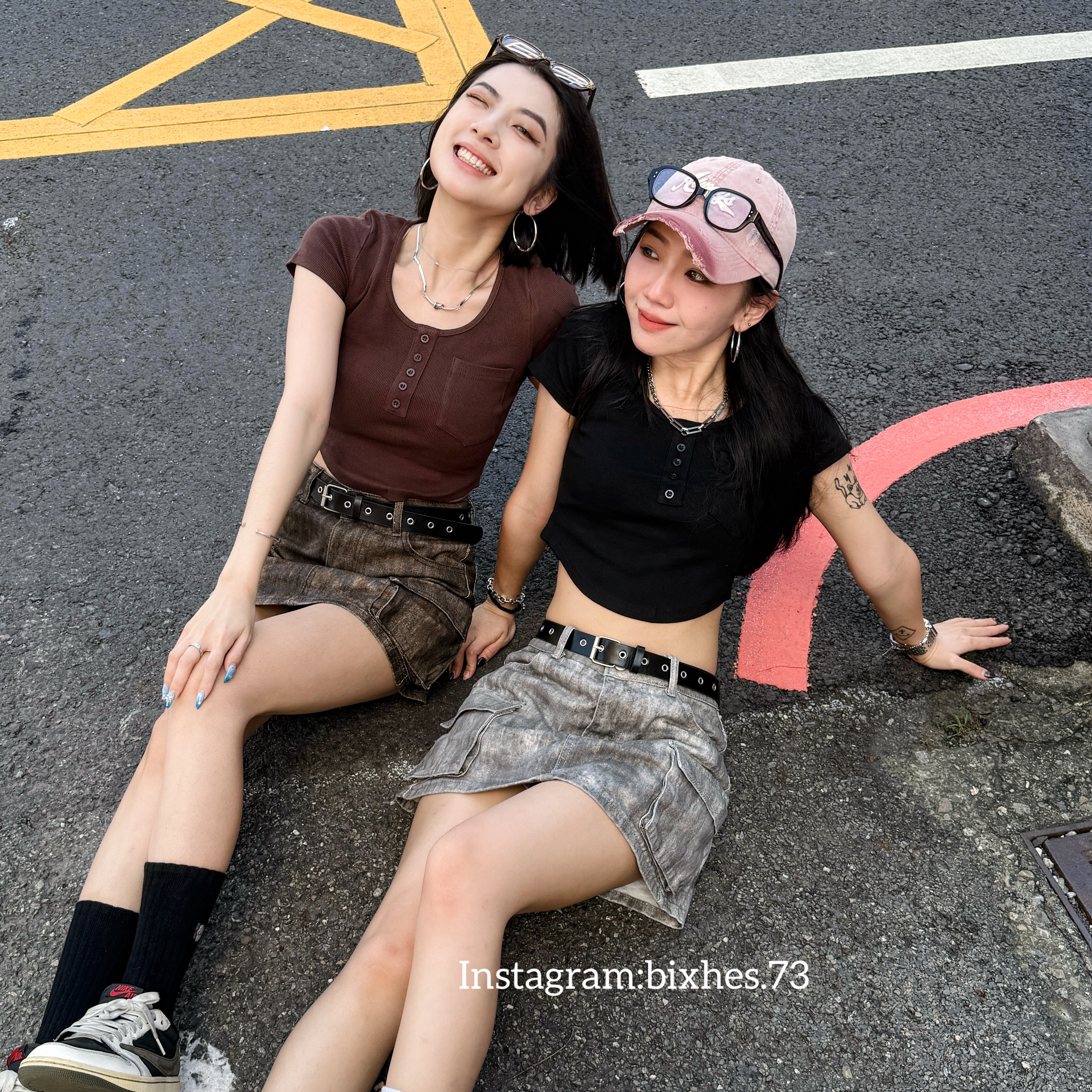 單口袋排扣短版短T(A00042)