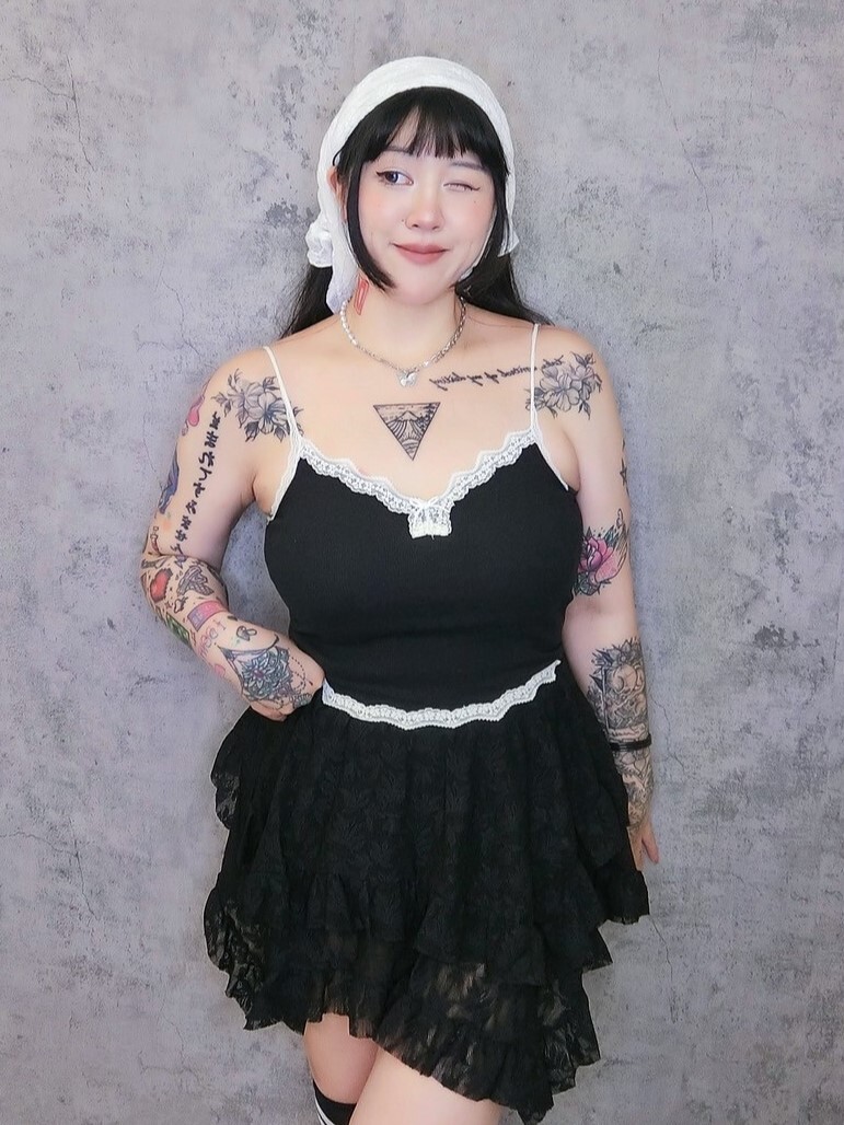 蕾絲蝴蝶彈性V領小可愛