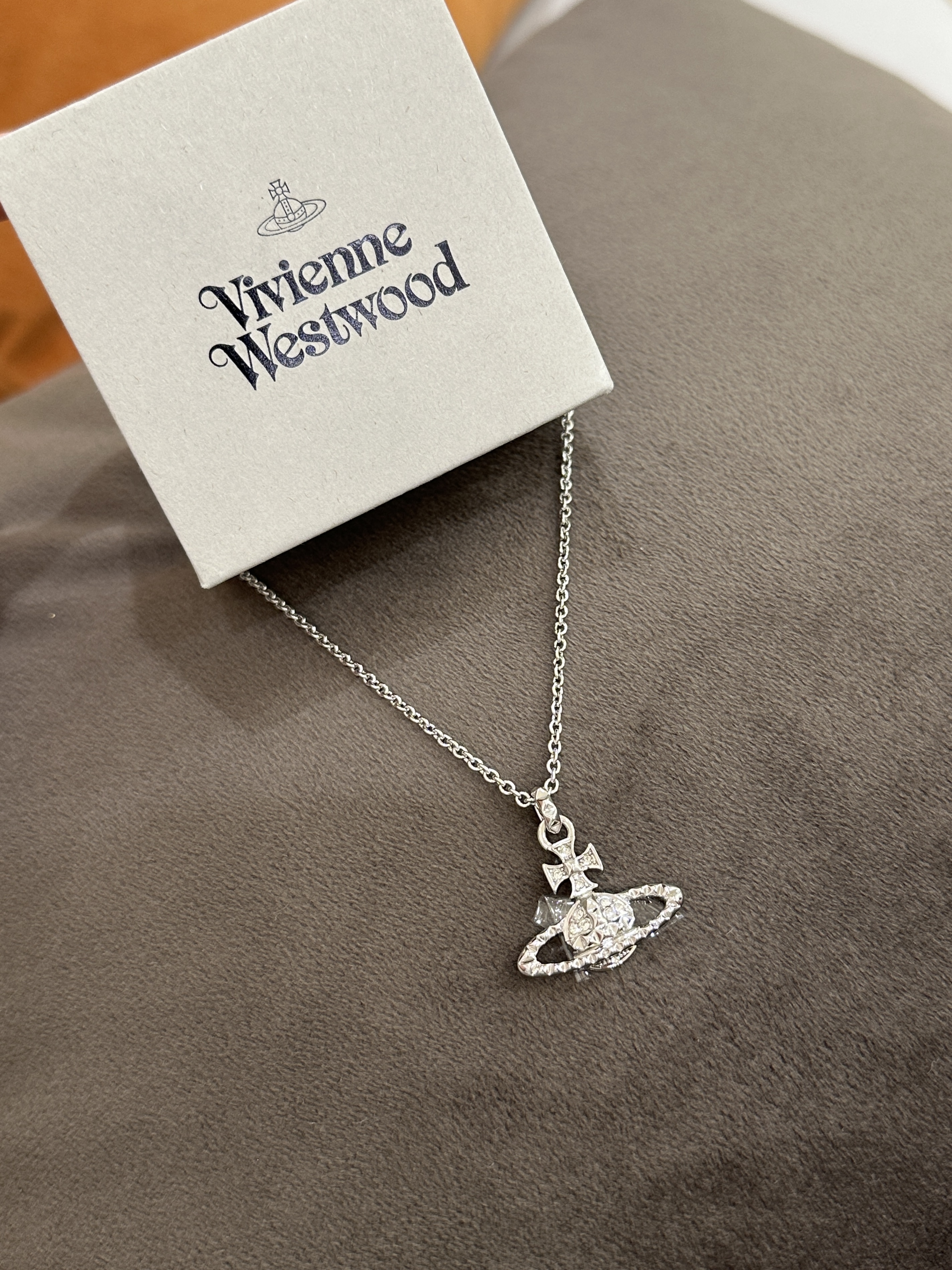 VIVIENNE WESTWOOD Mayfair Necklace