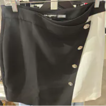 [S] KARL LAGERFELD BLACK/SOFT WHITE BUTTON SKIRT, L5AN8344-XSF (SKL1345)