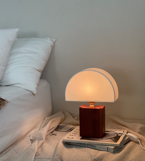 L007 - 韓國製半月形木底座枱燈