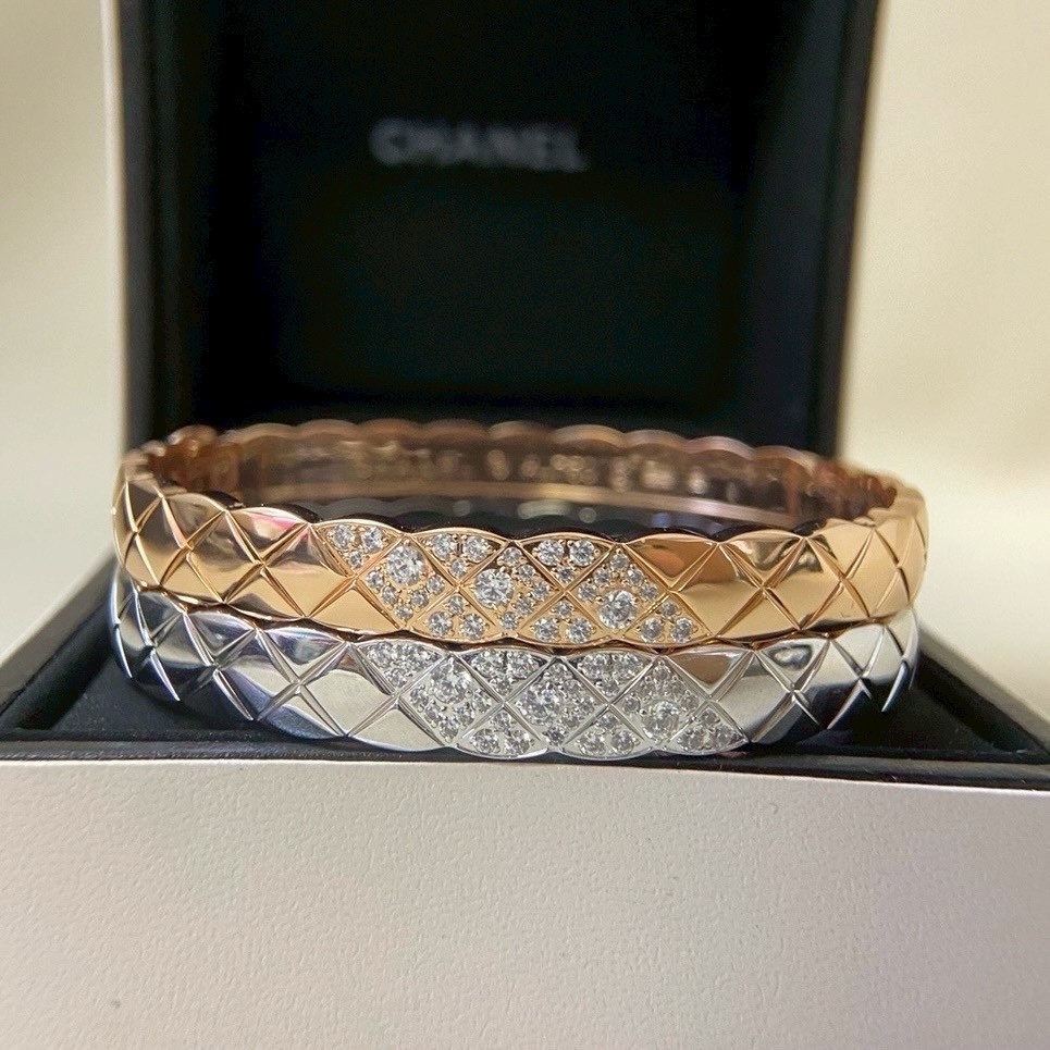 18k coco crush菱格斜劉海寬滿鑽”高奢定製手鐲