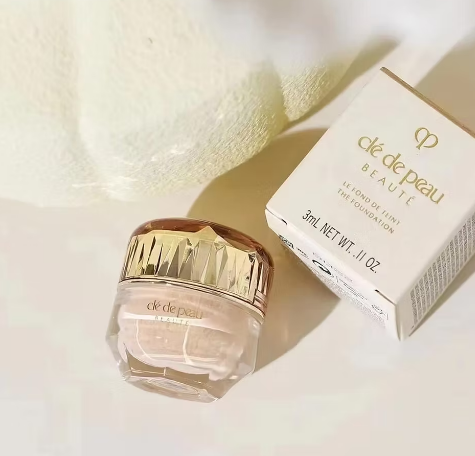 UR12 CLE DE PEAU臻緻精華修護粉底 SPF25 PA++ 3ml "原價 $2300 /28ml" 特價$188/1 $368/2 EXP:2027