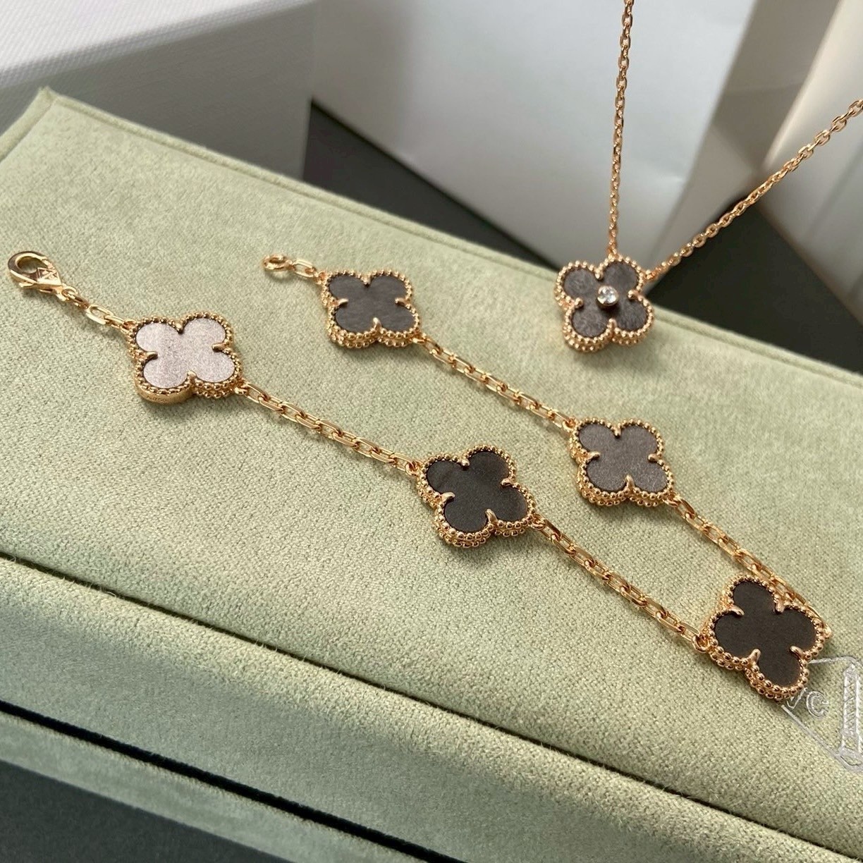 18k限定銀曜石四葉草”全五花高奢定製手鍊