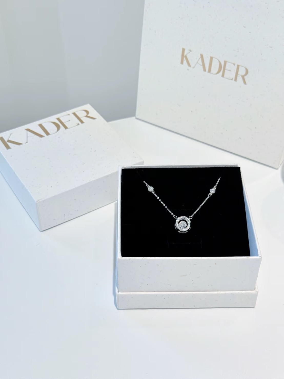 卡蒂羅 KADER 爆閃莫比烏斯 鑽石項鍊 女款 禮盒包裝 S925銀+原裝禮盒+袋子