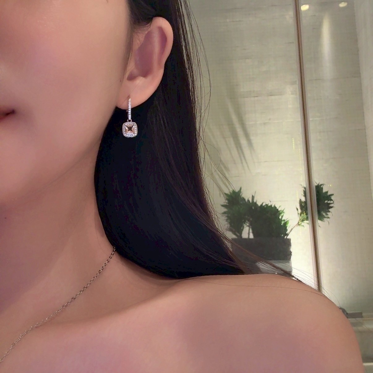 Gy高奢華透粉水鑽”白金方鑽耳釦釘墜/現貨2