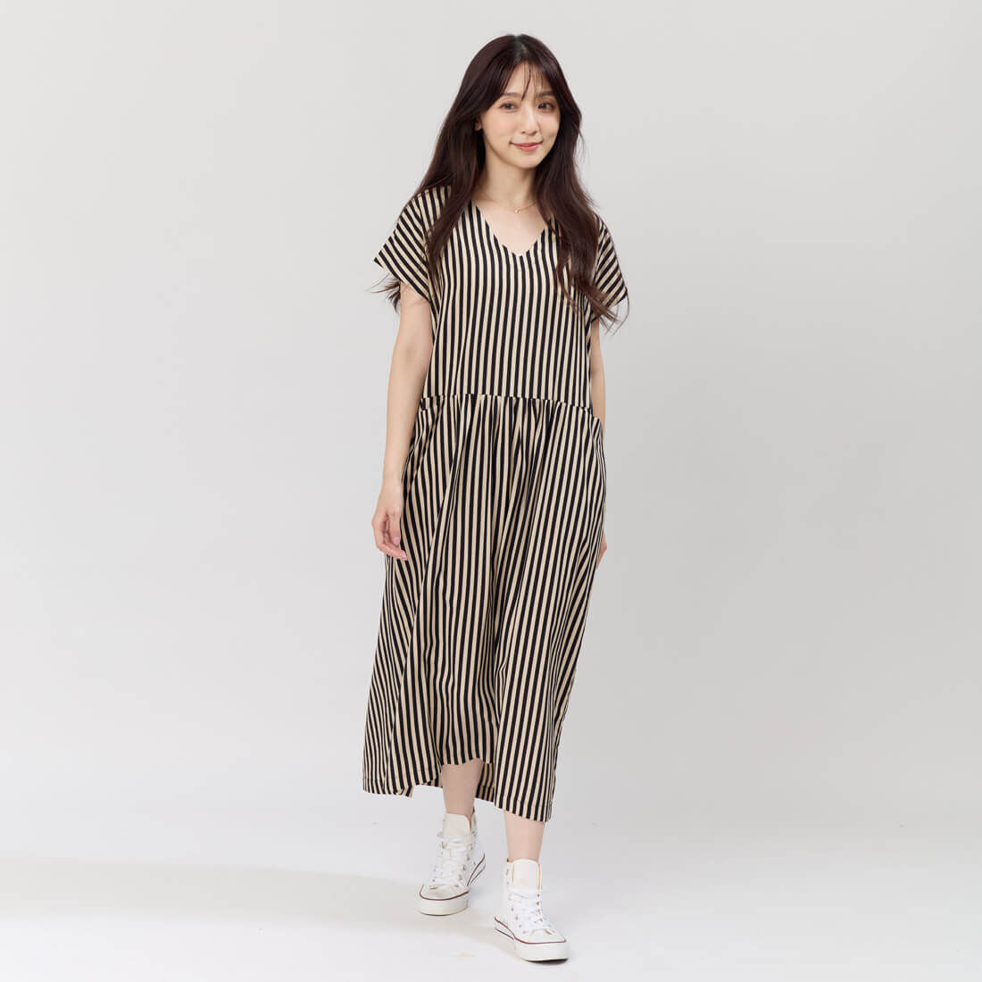 Phoebe口袋V領高腰剪接洋裝/棕黑條