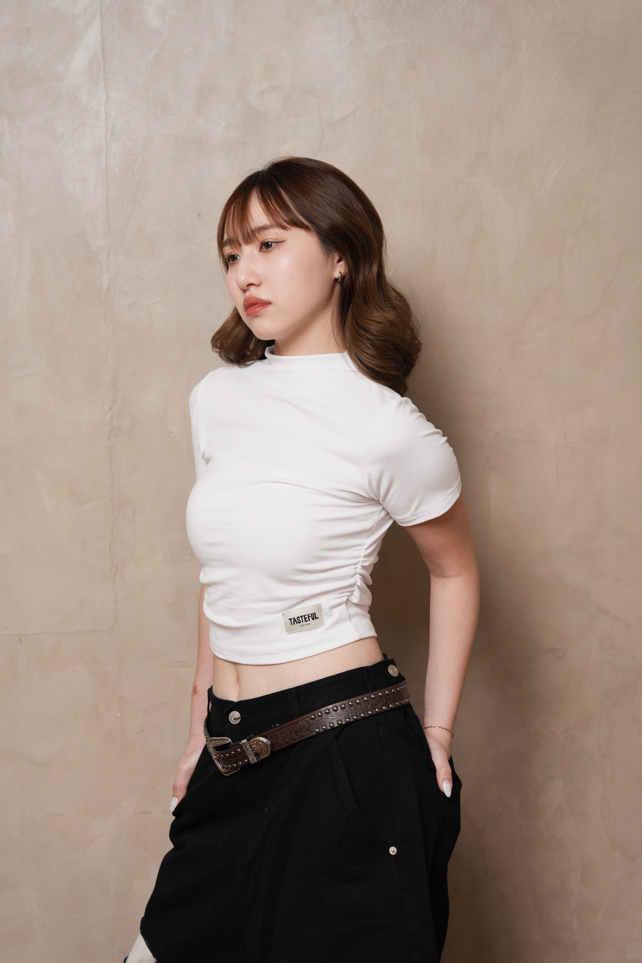 TASTEFUL 側邊抓皺 小標 短版 小高領 #上衣