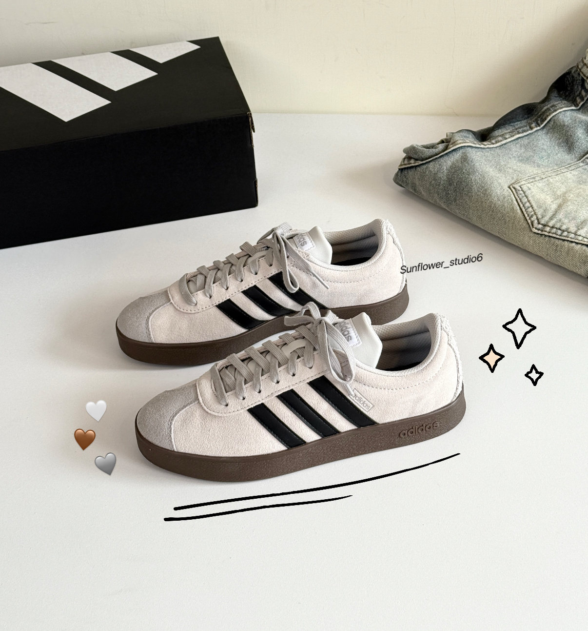 好便宜! 零碼現貨23.5/24公分 Adidas Neo VL Court 米灰色 黑色 麂皮 焦糖底 復古 板鞋 休閒鞋 德訓鞋 JR2560/現貨