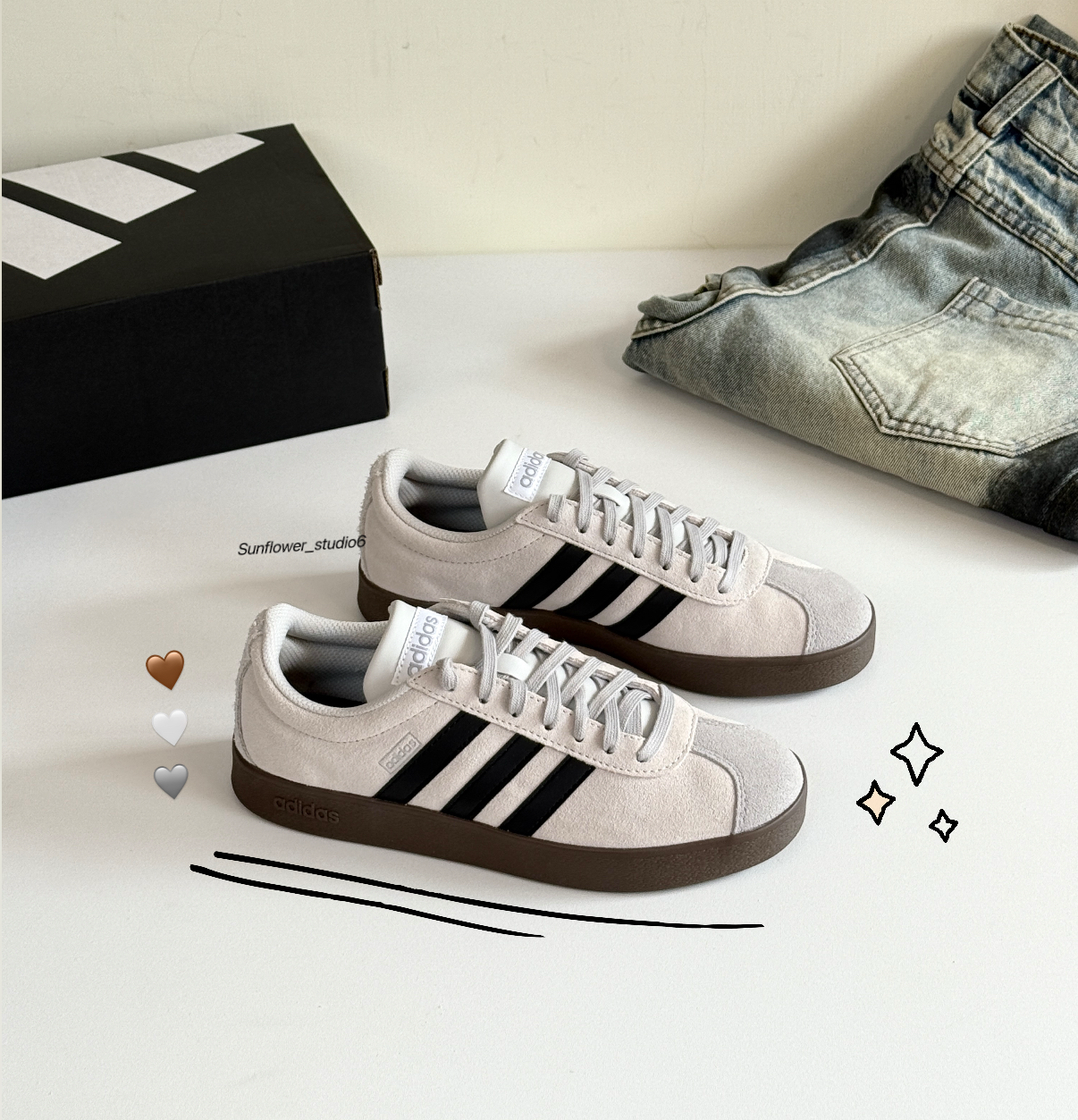 好便宜! 零碼現貨23.5/24公分 Adidas Neo VL Court 米灰色 黑色 麂皮 焦糖底 復古 板鞋 休閒鞋 德訓鞋 JR2560/現貨