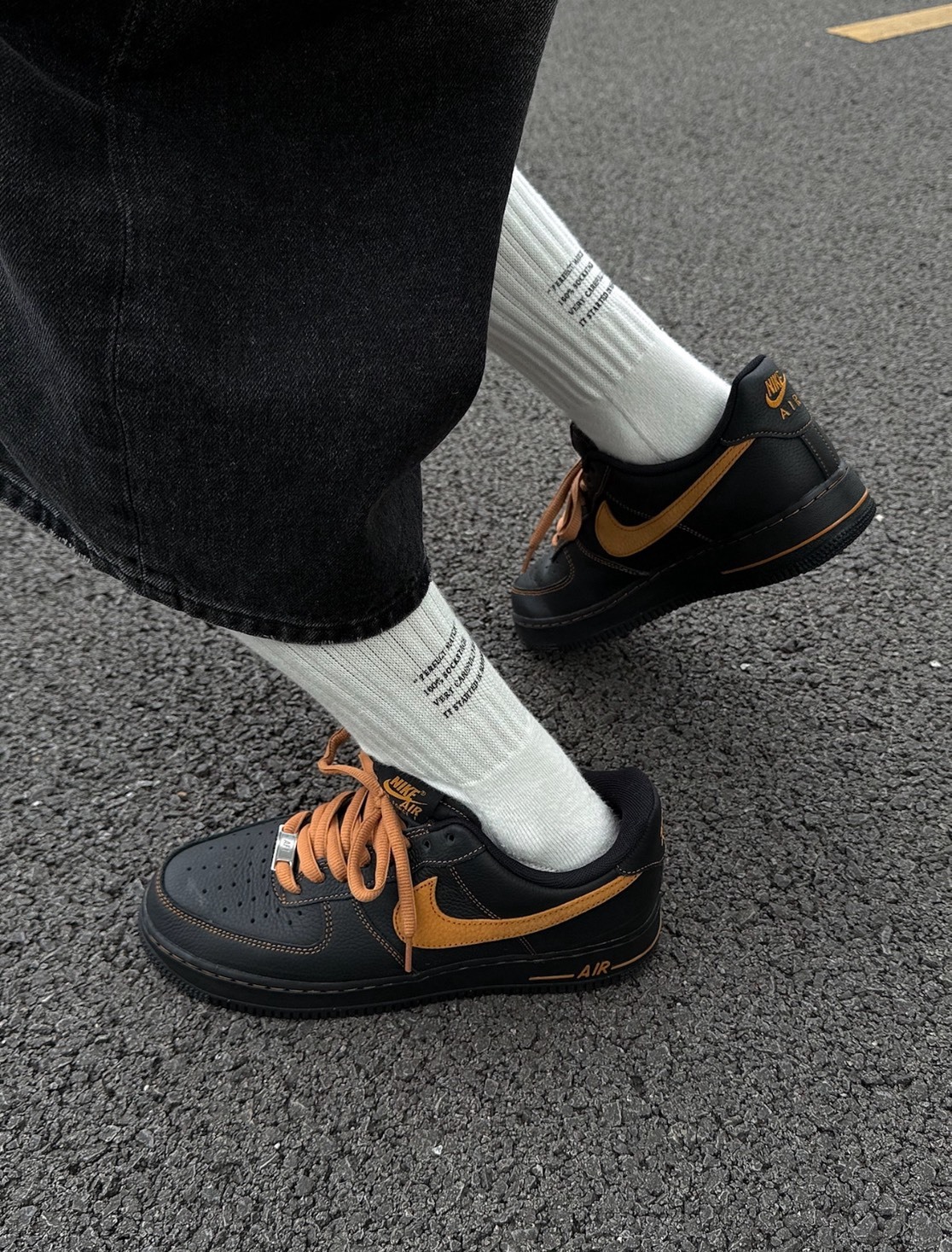 <黑金配色😍> NIKE AIR FORCE 1 Black and Tan