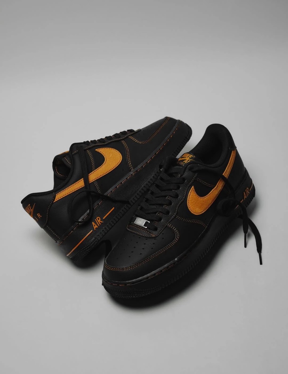 <黑金配色😍> NIKE AIR FORCE 1 Black and Tan
