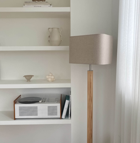 L009 - 韓國製木雕座地燈