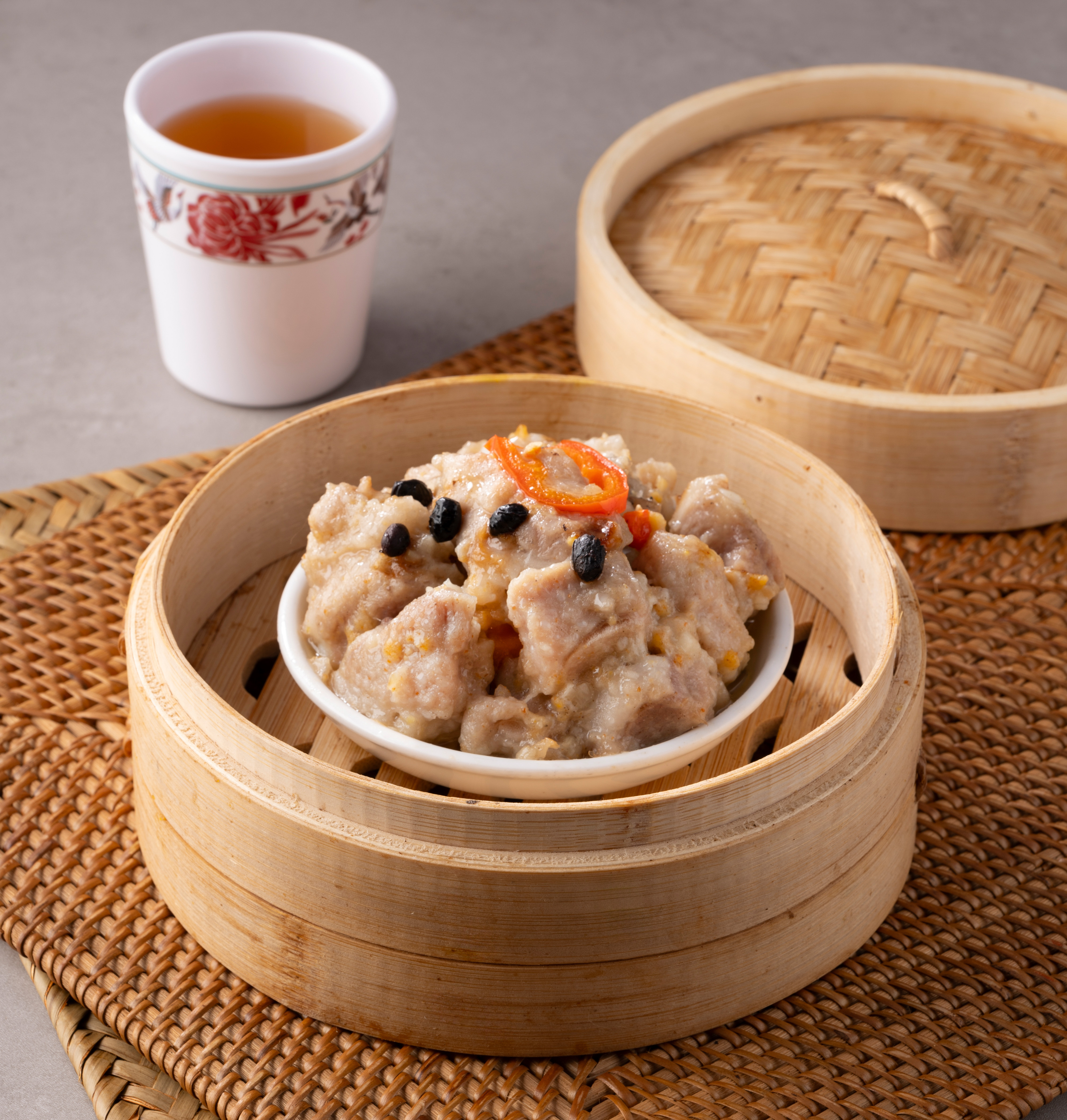 蒜蓉豆豉芋頭蒸排骨（原籠一份）