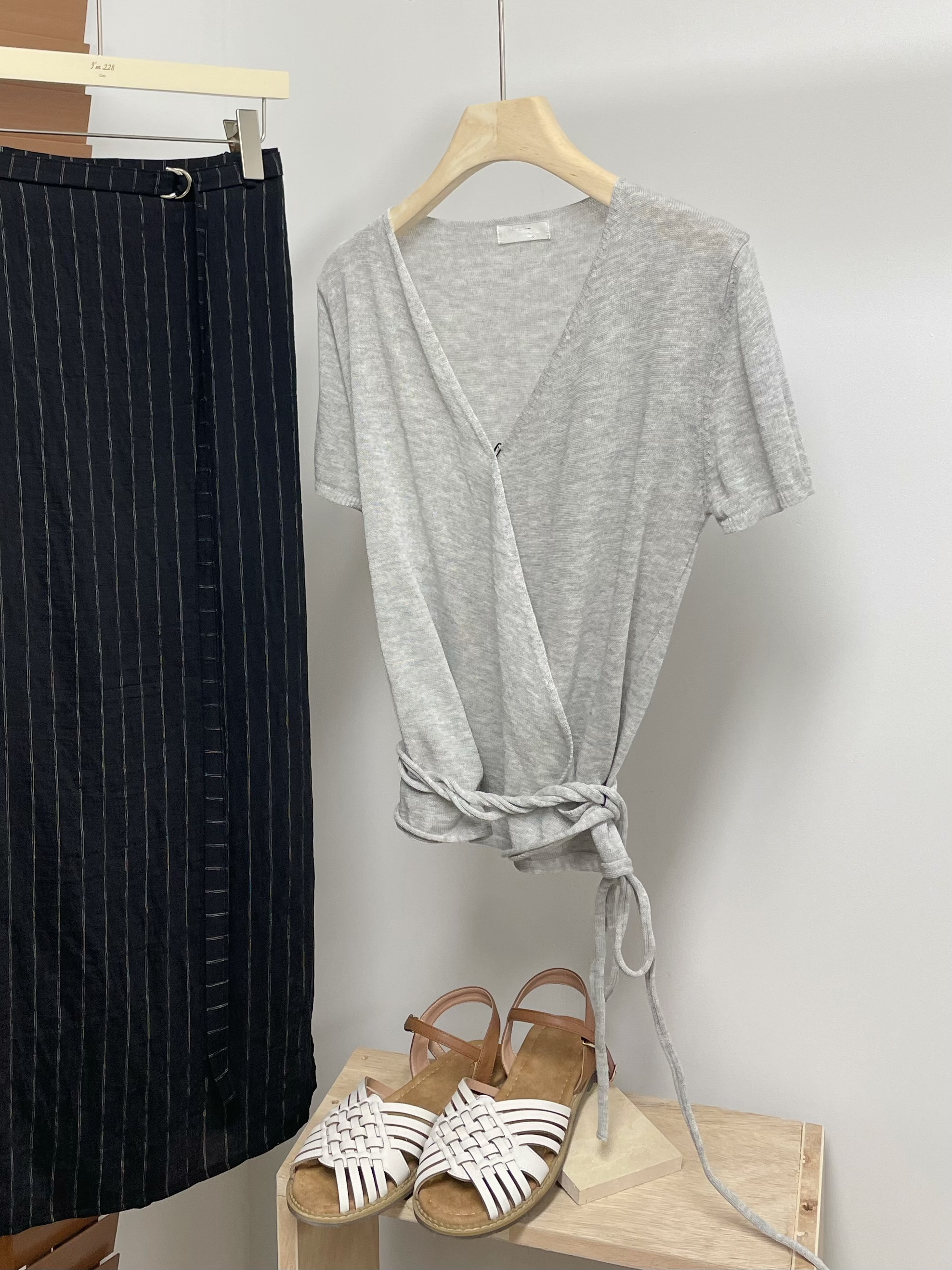 #228N513 交疊~重疊美！綁帶針織上衣