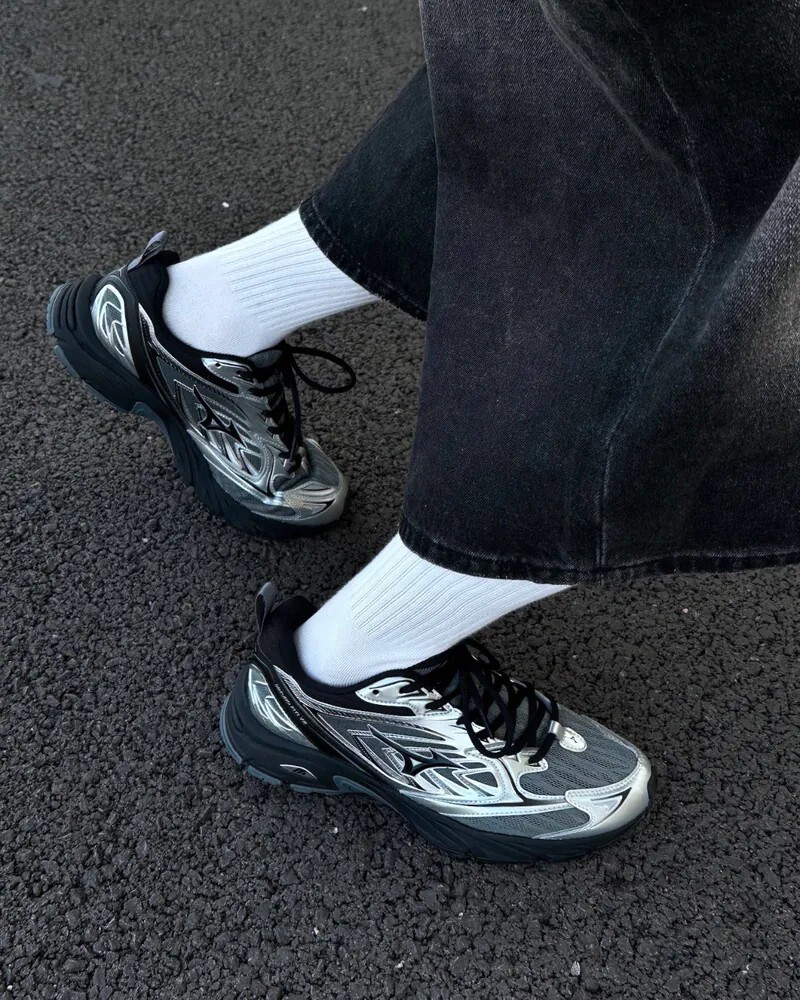 Mizuno Fiyi V2 美津濃 復古 金屬 銀黑