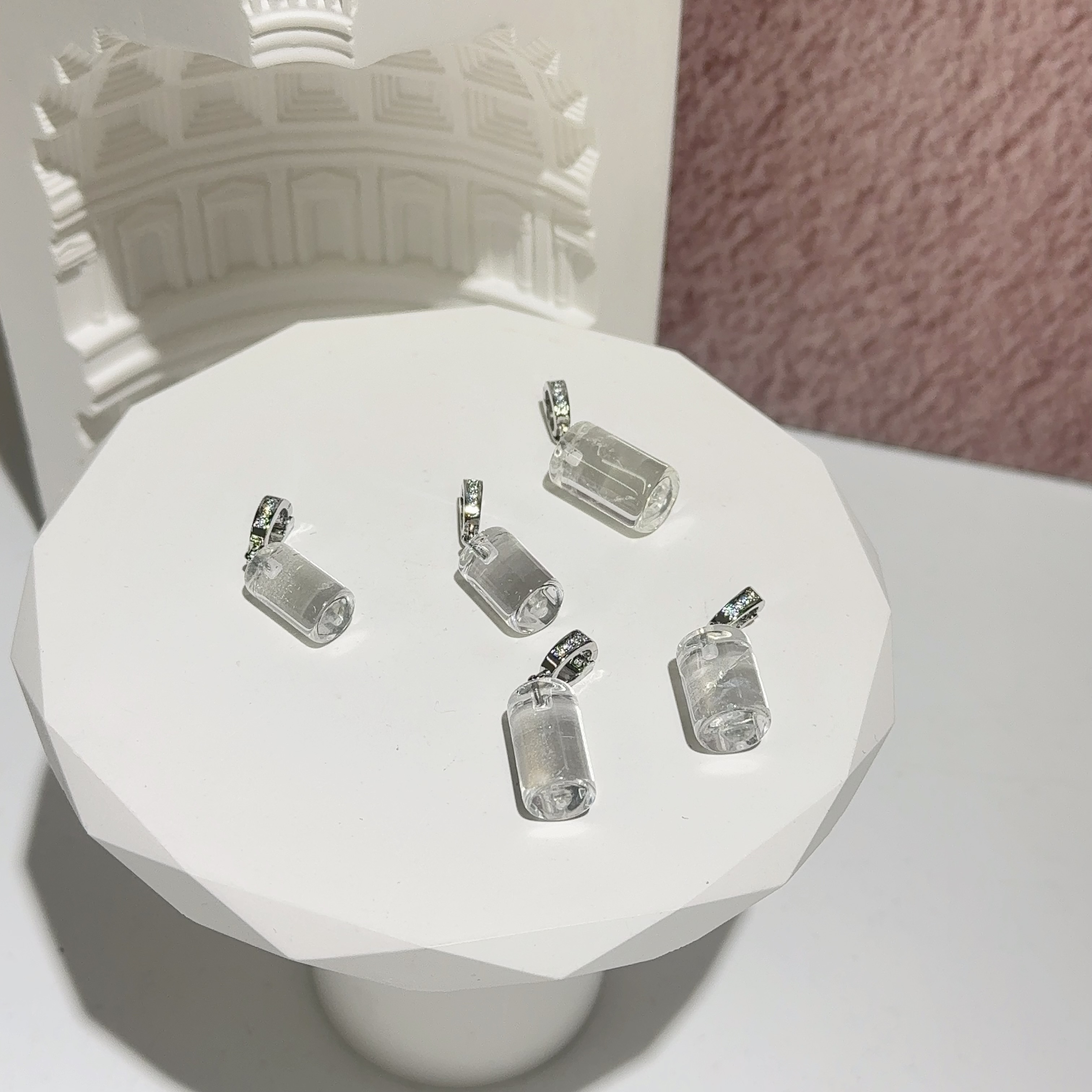 圓桶白水晶隨意扣吊墜