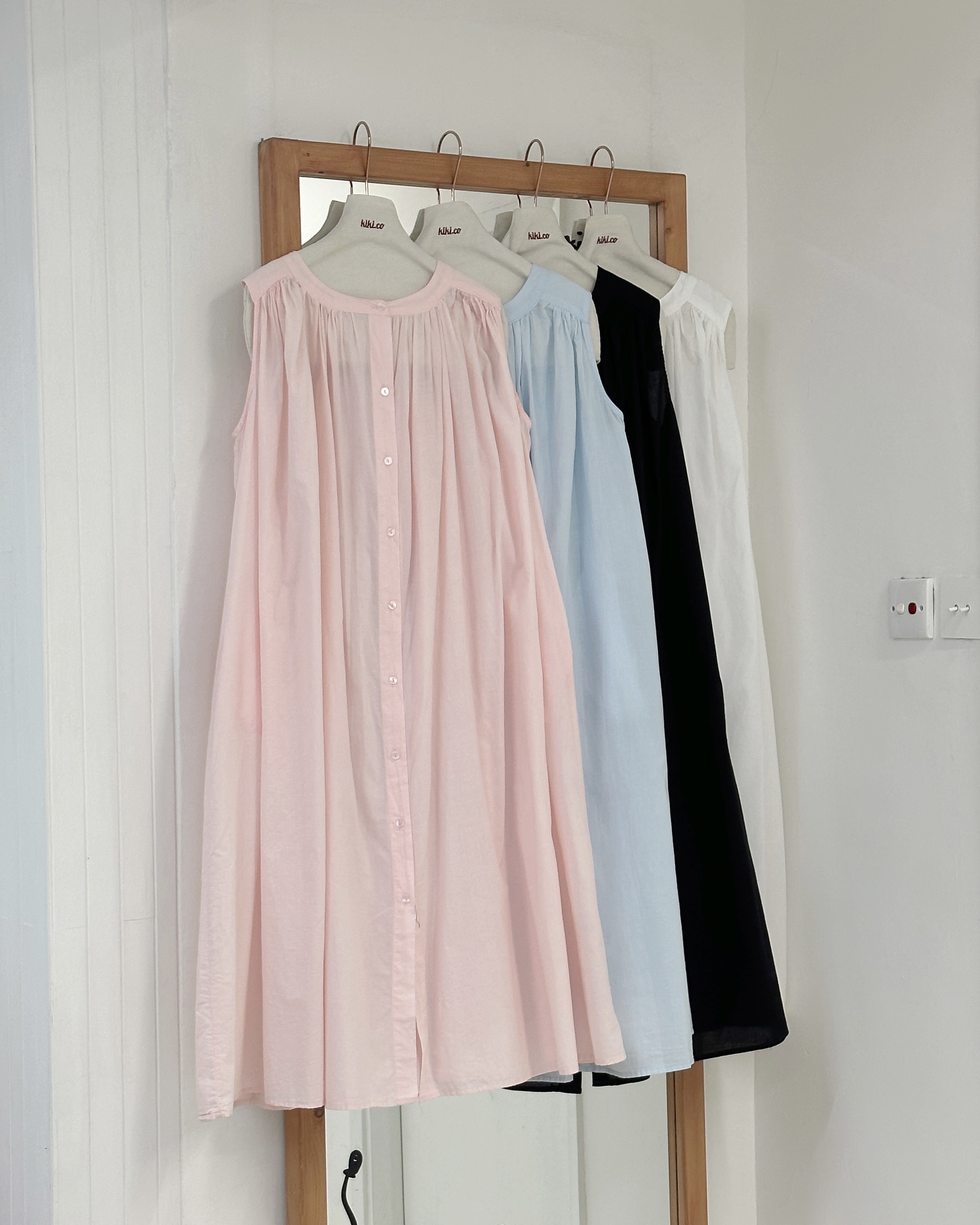 圓領全開百搭basic onepiece